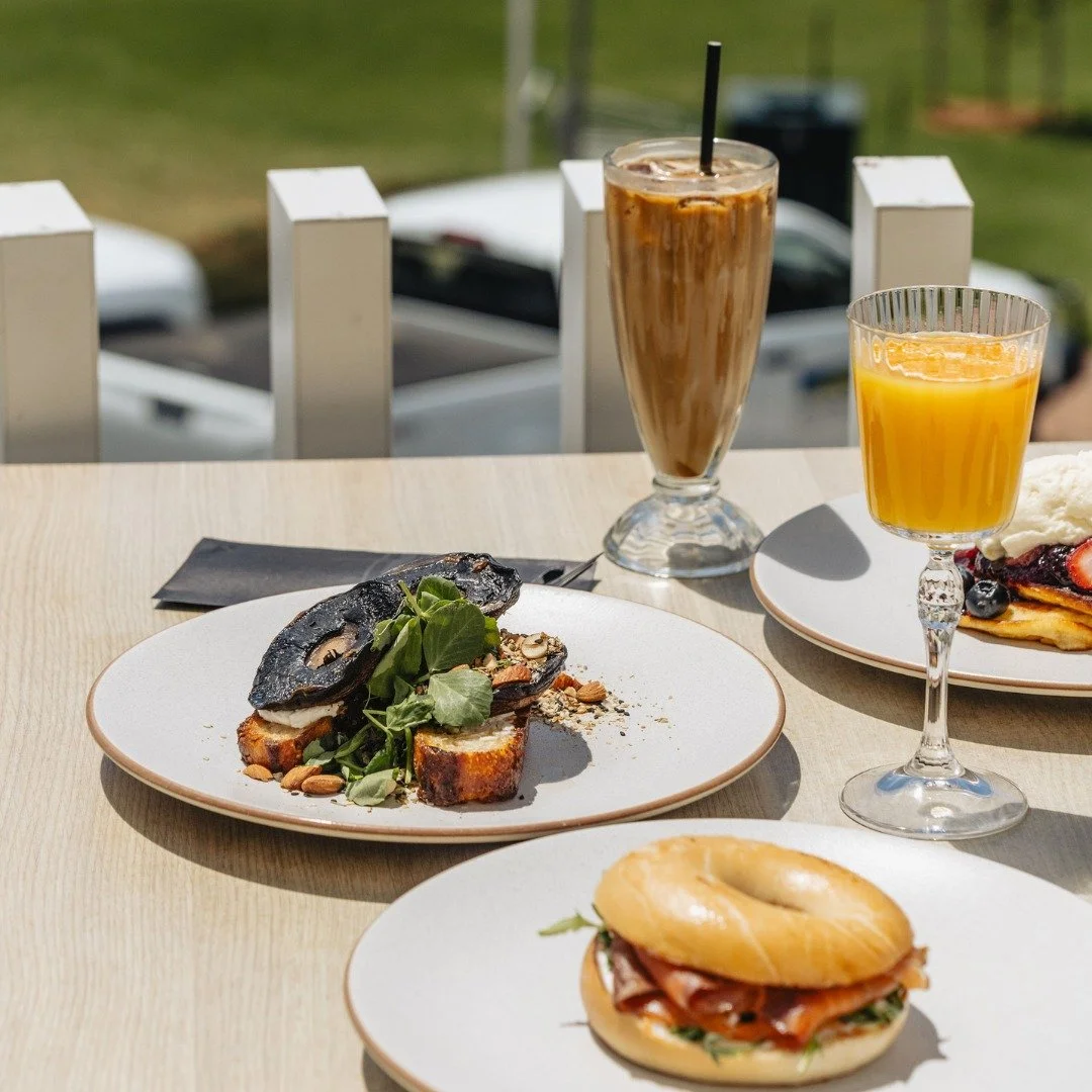 Breakfast with a view? Yes please.
Take a seat on the terrace, soak in the scenery, and enjoy delicious coffee and breakfast delivered straight to your table &mdash; all through our app.

No waiting in the queue.
No missing the view.
Just scan the QR
