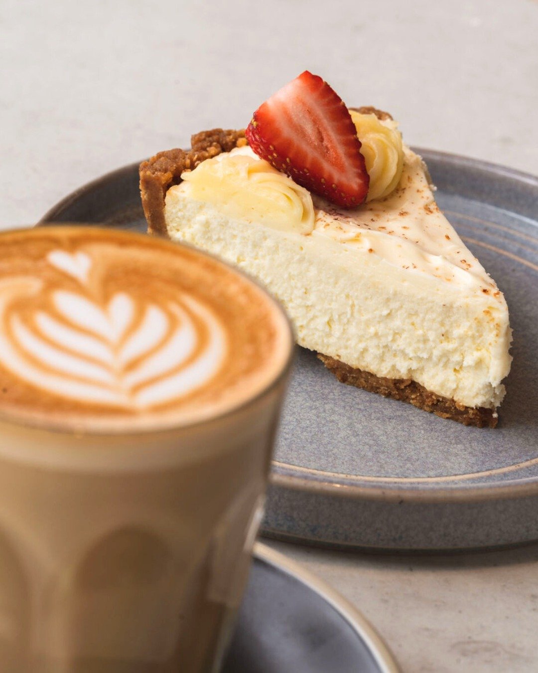 Sunrise, coffee, breakfast &mdash; repeat!

Join us at Hotel Renmark for the most important (and most delicious) meal of the day.

Weekdays | 7am &ndash; 11am
Weekends &amp; Public Holidays | 8am &ndash; 11am

From early starters to slow morning catc