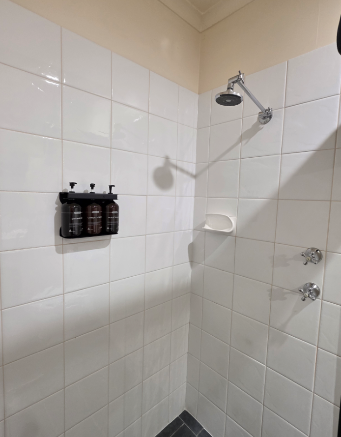 NANYA KING BATHROOM.PNG