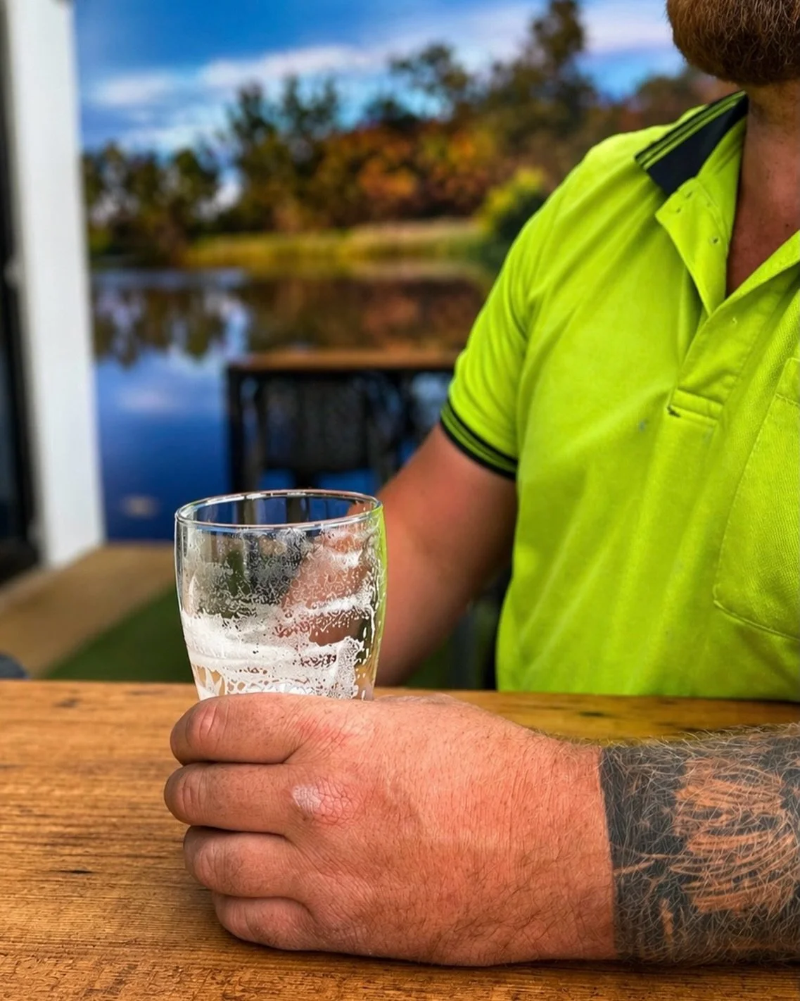 One hour. Half the price. Full send. 🍻
Happy Hour tonight 6:30&ndash;7:30pm

&frac12; price drinks
*Excludes RTDs &amp; cocktails

#HotelRenmark #MainBar #HappyHour #Riverland #Renmark