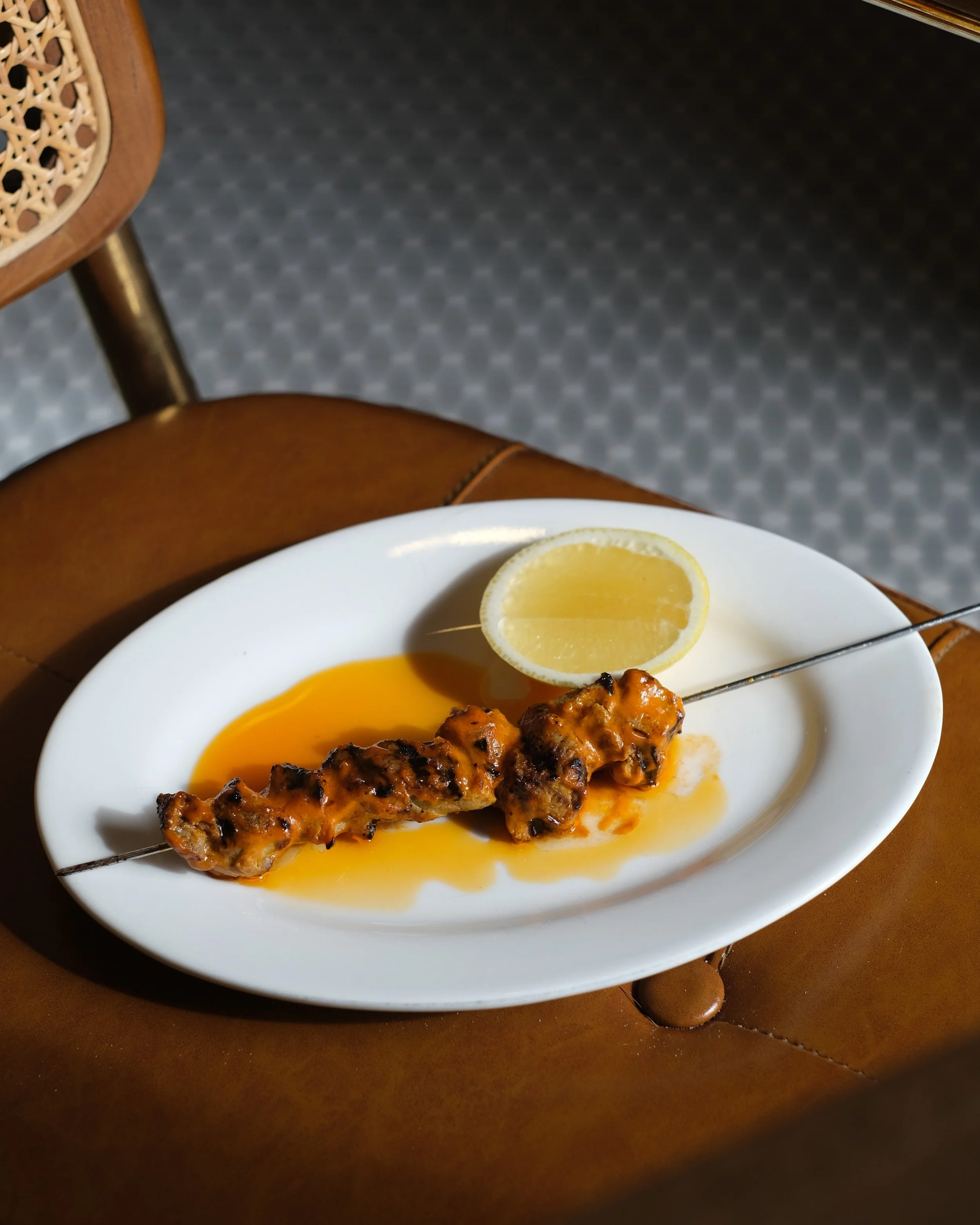 A backyard classic, done the Rosella's way. Tender spiced rump, charred to perfection and dressed in a zesty desert lime and roasted chilli sauce. Best enjoyed with a cold one in hand. 🍻
