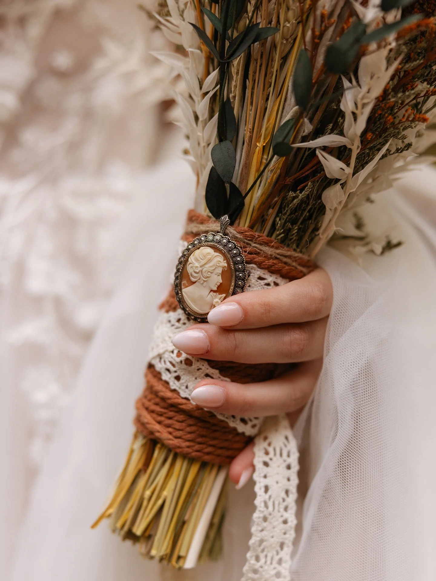 I swear, @prunella was made for autumn weddings. 

Here are a handful of sneaks from S + A&rsquo;s whimsical wedding as I head back to @prunellacelebrations for another autumn wedding today! 

&mdash;&mdash;&mdash;

#ottawagatineauwedding #aframeelop