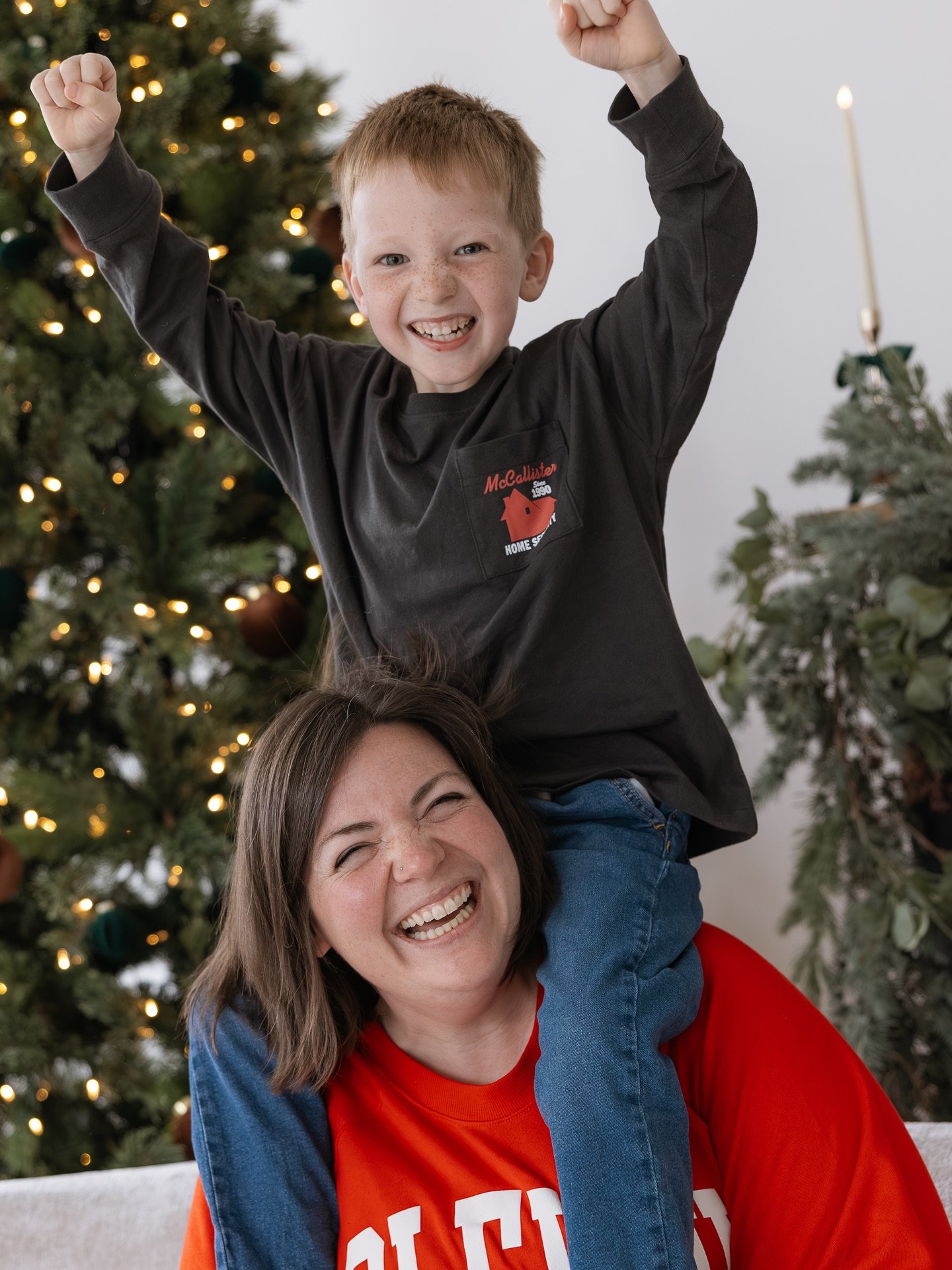 I mean&hellip; It&rsquo;s probably time I share some holiday magic

Holiday photos don&rsquo;t have to mean fancy clothes and matching outfits - they can mean funny shirts and genuine laughter! 

Also, @20thcenturystudioscanada if you ever need a new