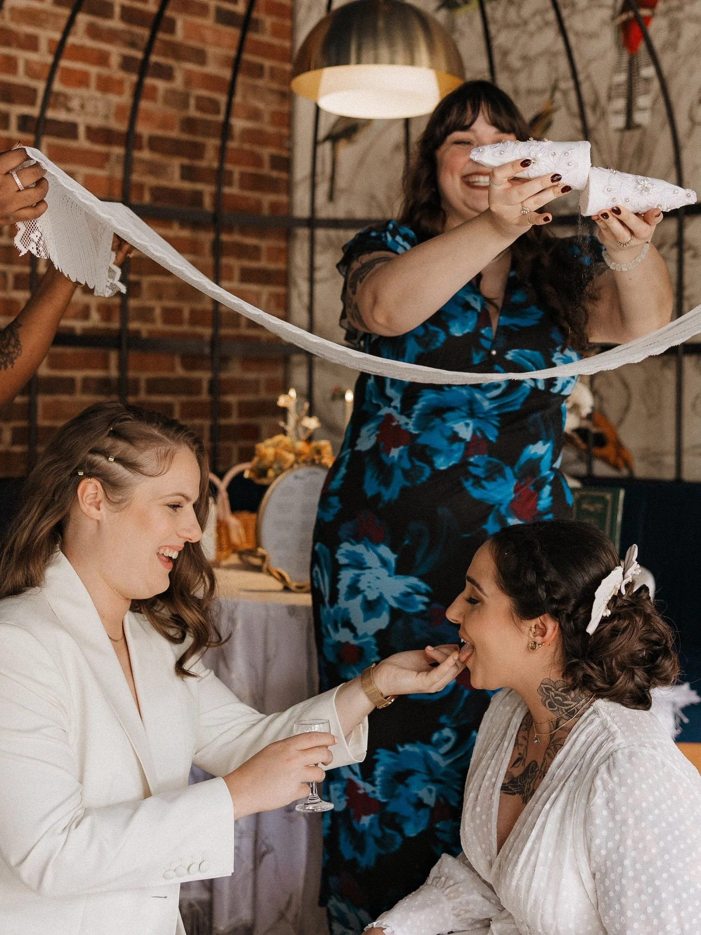 A downtown Ottawa wedding full of family, laughter, and Persian rituals 💛 

&mdash;&mdash;

#ottawaweddingphotographer #ottawaweddingphotography #bywardmarketwedding