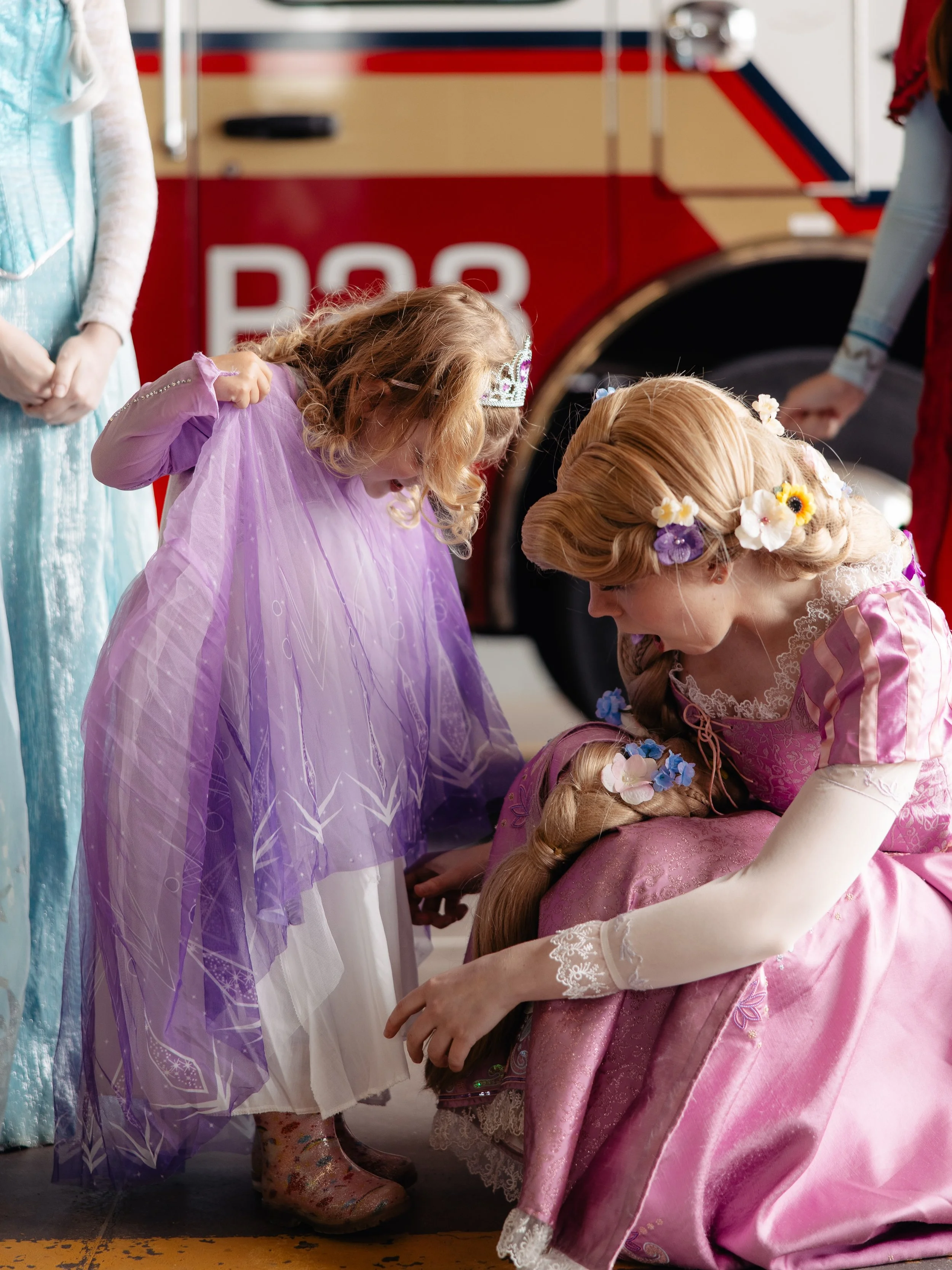 As always, you all astound me! We are almost sold out for charity minis (5 spots left!) 

Come meet your favourite superhero and/or princess&hellip; maybe even some firefighters&hellip; at @ottfireincendie in support of @cheohospital! Plus get some p