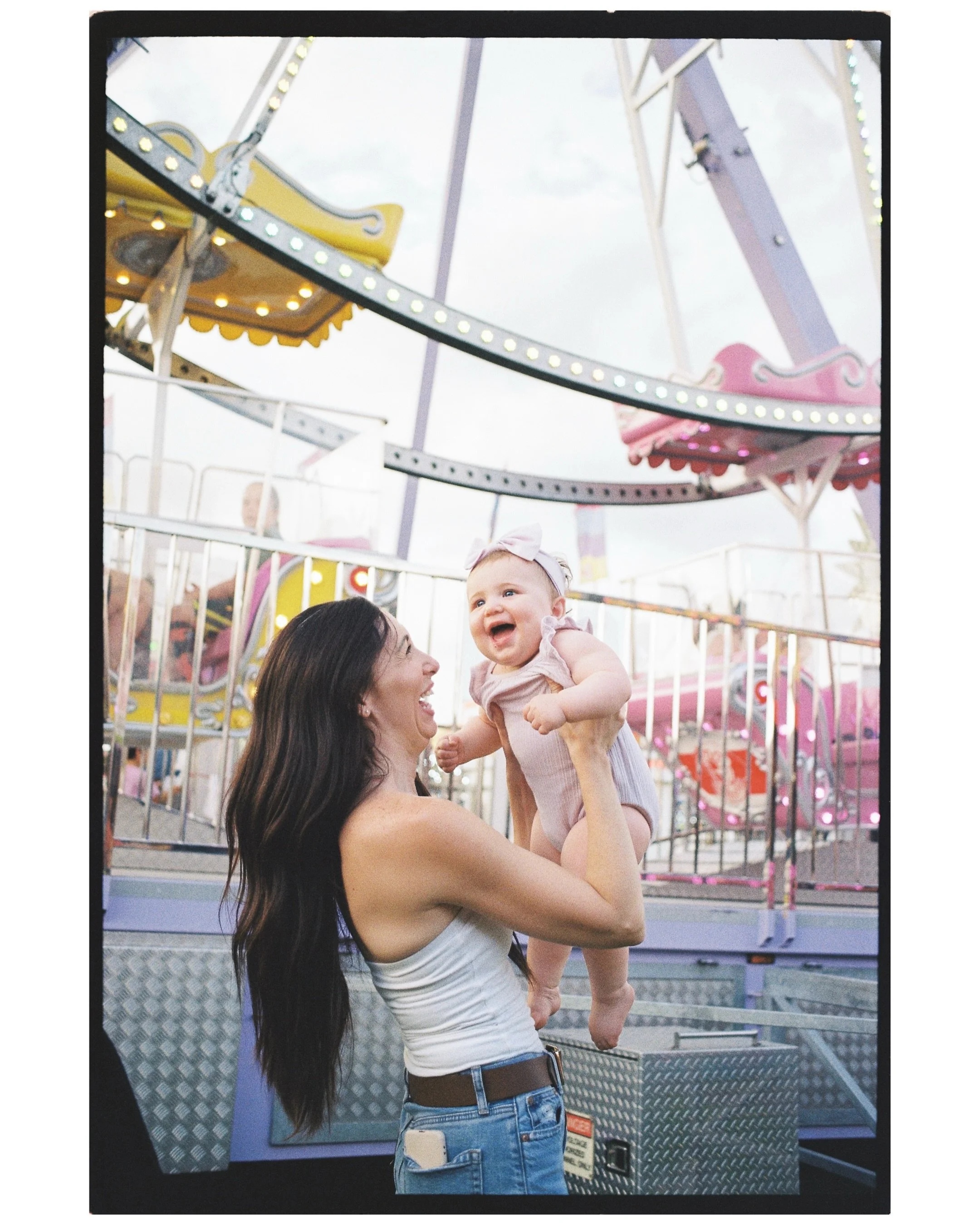 Family fun at the fair, on film 🎞️ 

As a mom of 3, I LOVE capturing fellow families with three kids! This session was a blast - they had so much fun just enjoying one another and taking in the fair. 

All shot on 35mm film, Kodak Gold, and develope