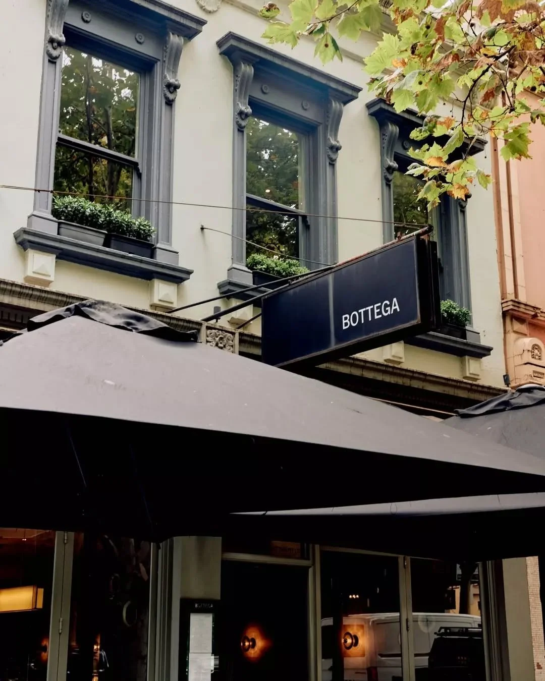 New Year's Eve at Bottega

Bookings are now open!&nbsp;

Celebrate the night with a four-course, limited-choice menu featuring Head Chef Axel&rsquo;s favourite dishes, the perfect way to welcome 2026.&nbsp;

Menu coming soon
4 courses | $140pp

Reser