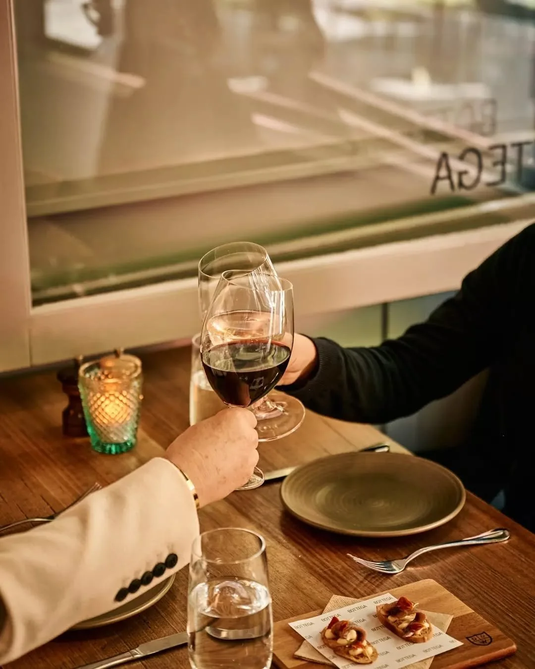 The Melbourne International Comedy Festival is just around the corner! 

This year, Bottega is excited to be a dining partner, offering a special menu exclusively for festival ticket holders. 

Simply book now and show your festival ticket to enjoy t