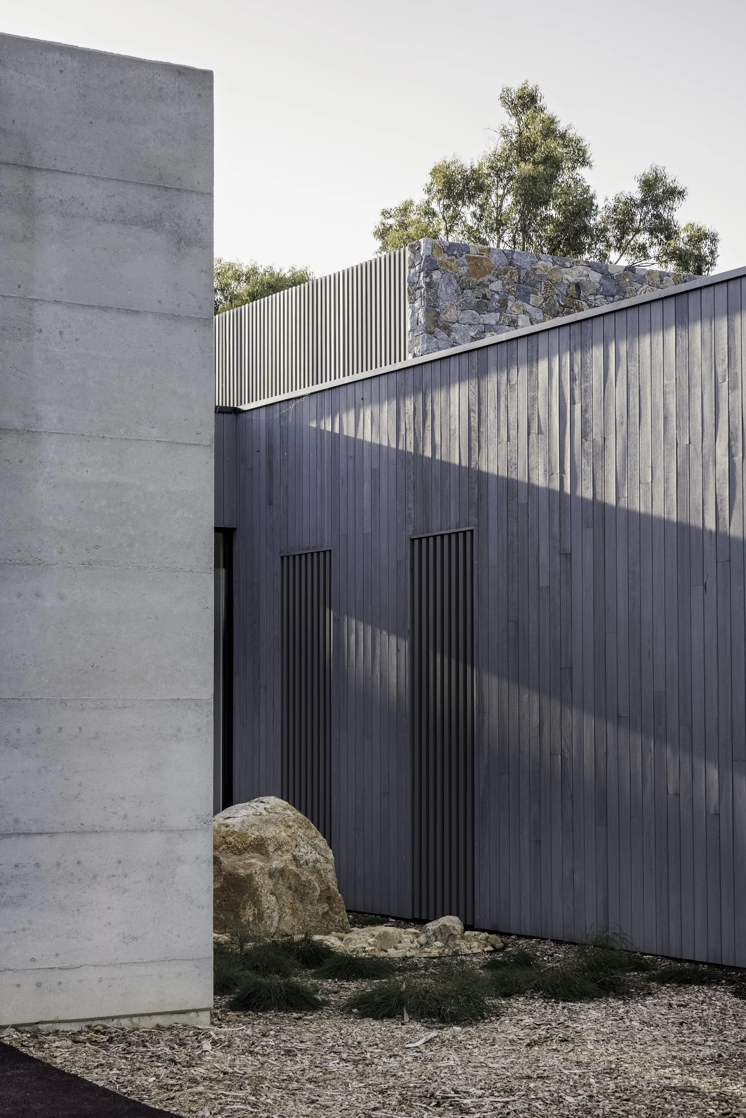 Caves5624_Externals_Side1-3.jpg