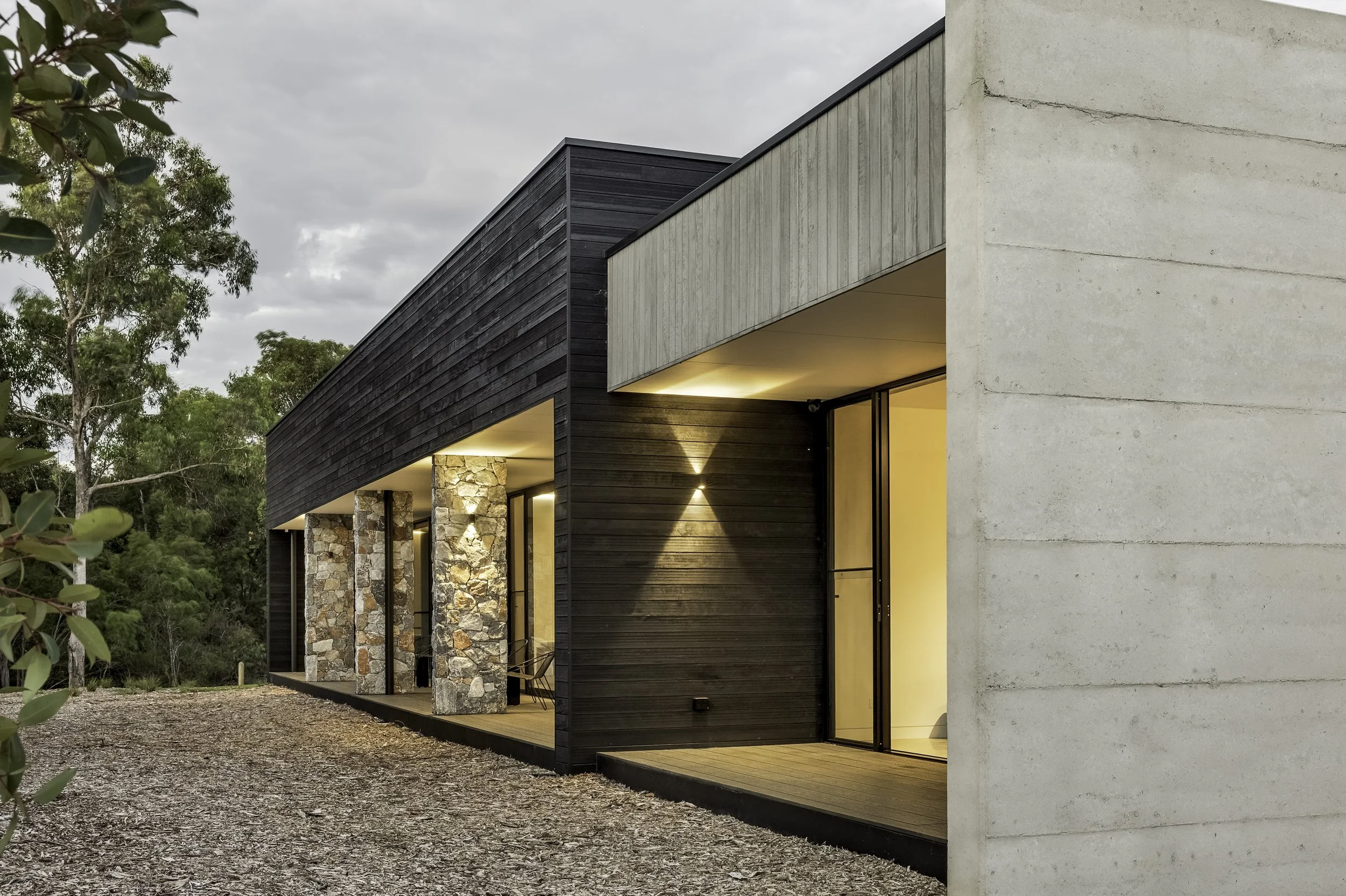 Caves5624_Externals_MinorBeds-4.jpg