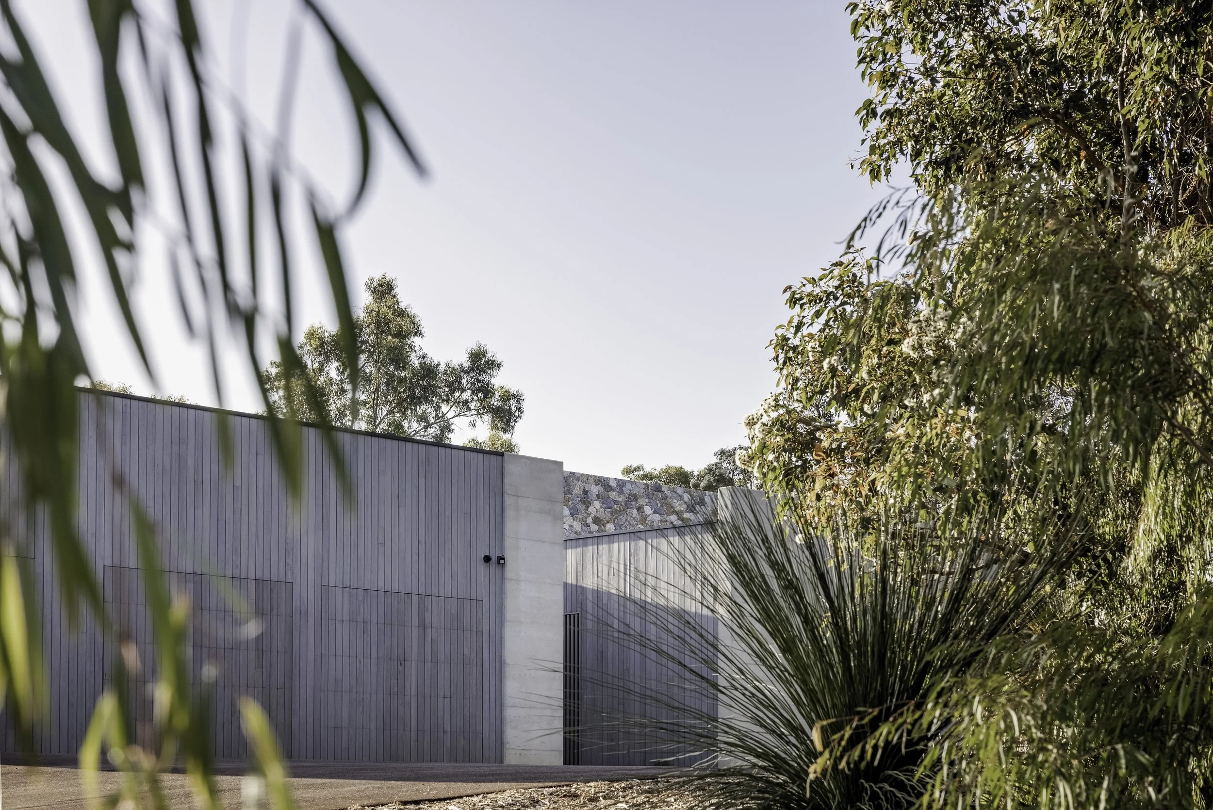Caves5624_Externals_Side1-7.jpg