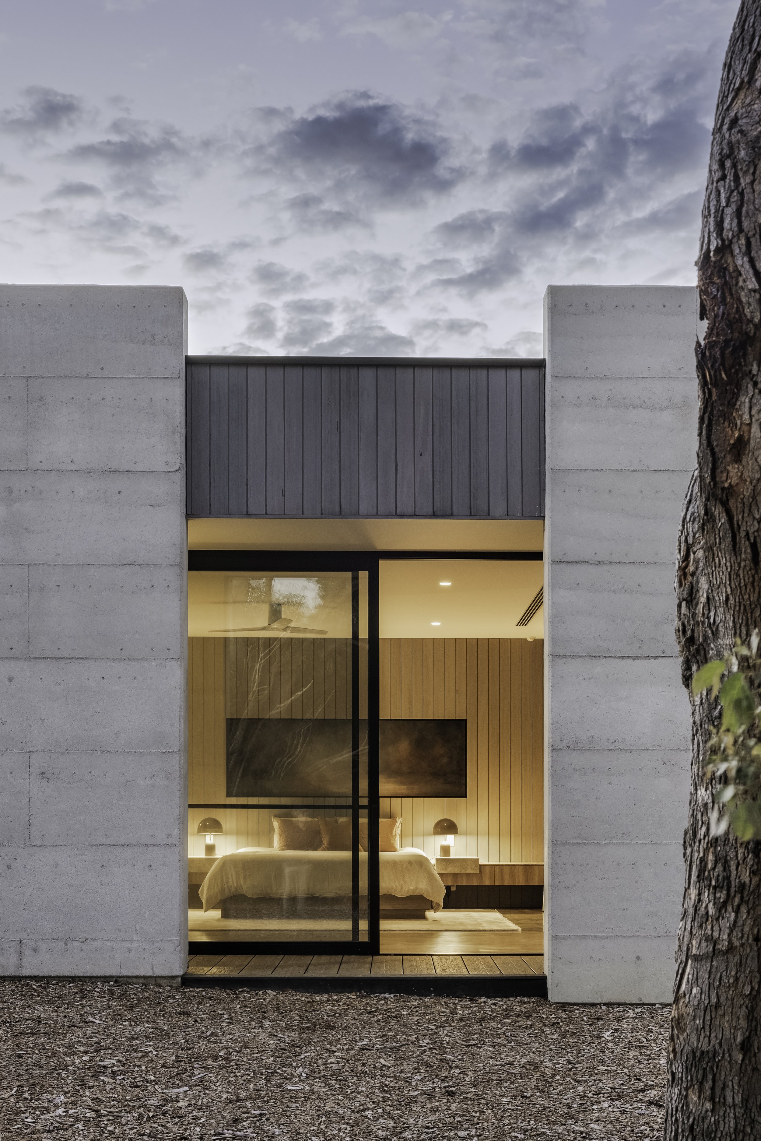 Caves5624_Externals_Bed1-2.jpg