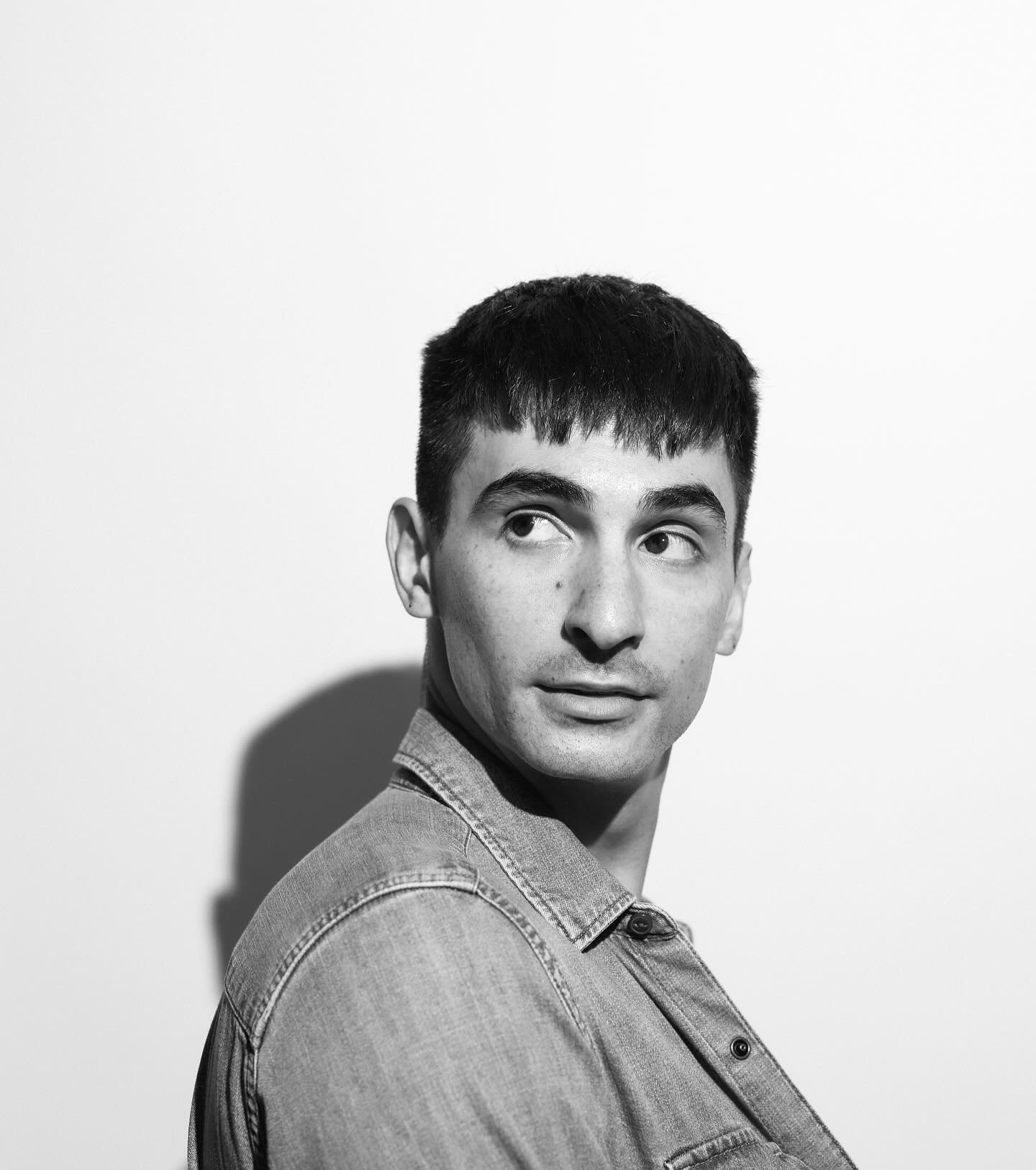 &ldquo;A work of art is the unique result of a unique temperament. Its  beauty comes from the fact that the author is what he is. It has nothing to do with the fact that other people want what they want.&rdquo; - Oscar Wilde

Unedited 
📸 @samuelpick