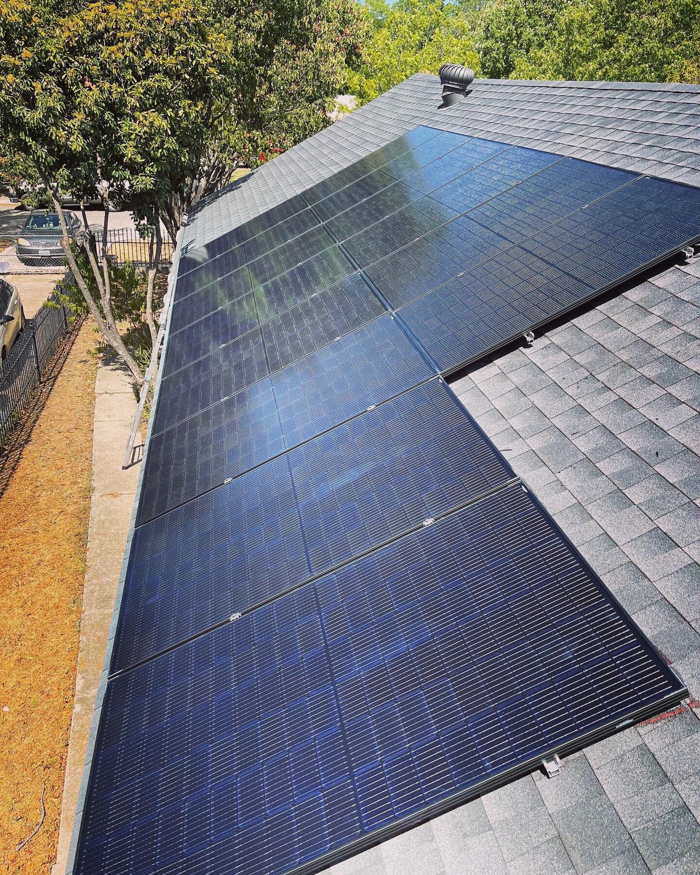 A quick 14 panel job for Tuesday morning. Done by lunch!  #solar #solarenergy #dfw #fortworth #dallas #solarpanels #solarinstallation #texas #investinyourself