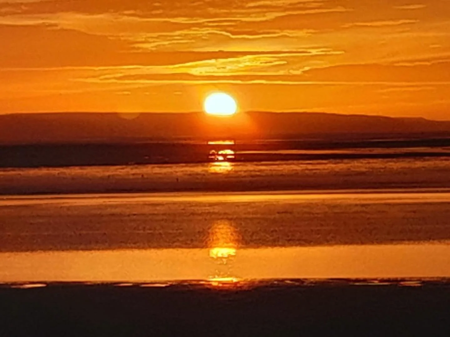Gorgeous sunset in Burnham on Sea. Inspirational and bringing renewed faith and hope. - together we can get through these difficult times.
You are not one, you are a thousand. Just light your lantern.
- Rumi
#revhelrnjames #rumi #sunset