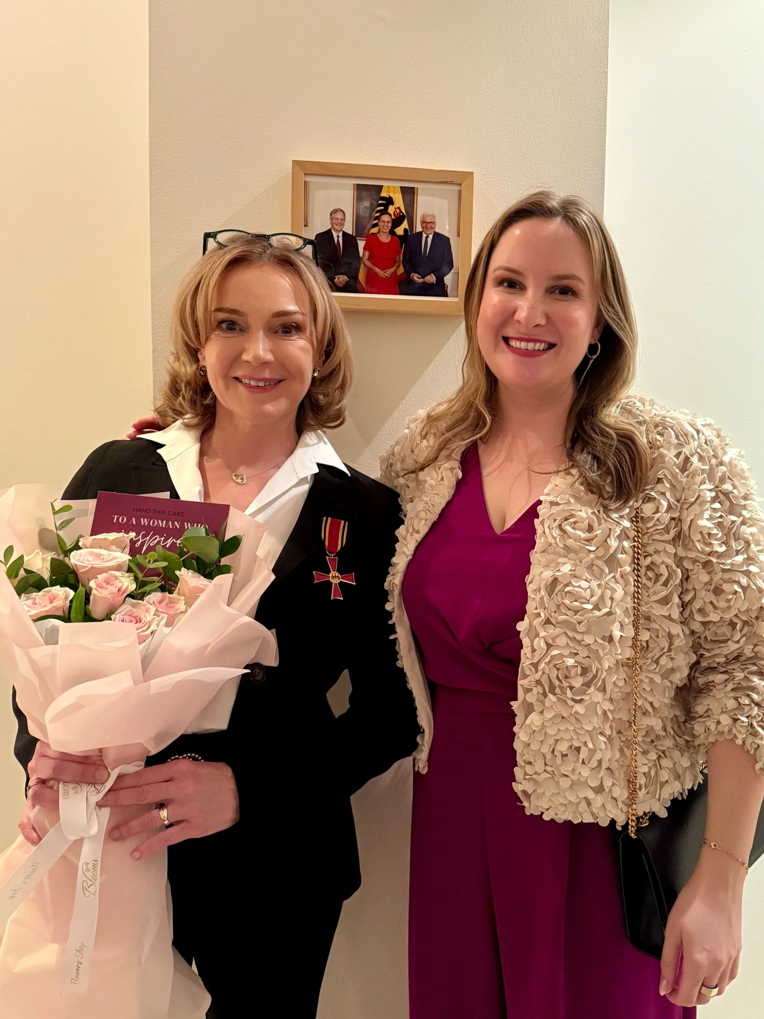 &bdquo;Hand this card to a woman who inspires you&ldquo; 🎖️
Success!

@sabinekrafzel was awarded the Order of Merit of the Federal Republic of Germany (Bundesverdienstkreuz) for her many many economical, cultural and social achievements as a German 