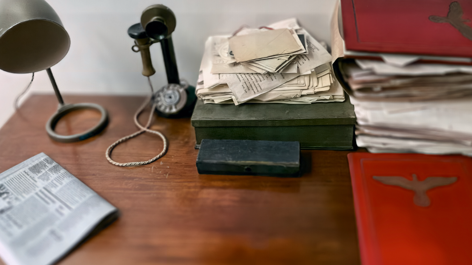 desk the letter.png