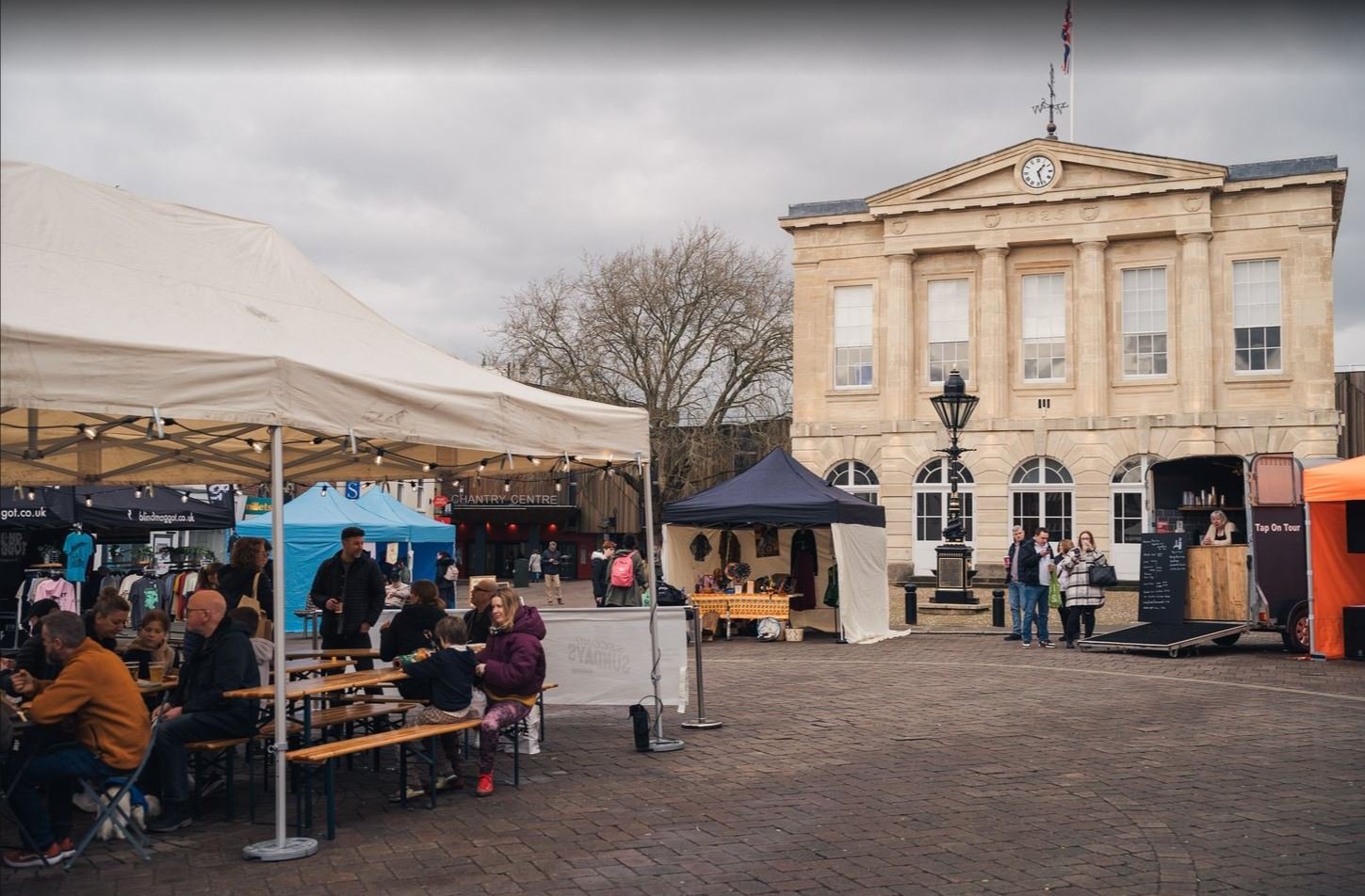 On the second Sunday of the month you'll find our eclectic market open at the top of Andover High Street 📍. 

Our covered seating area is right in front of the Guildhall, surrounded by stalls which lead up to the entrance to the Chantry Centre. 

Pa