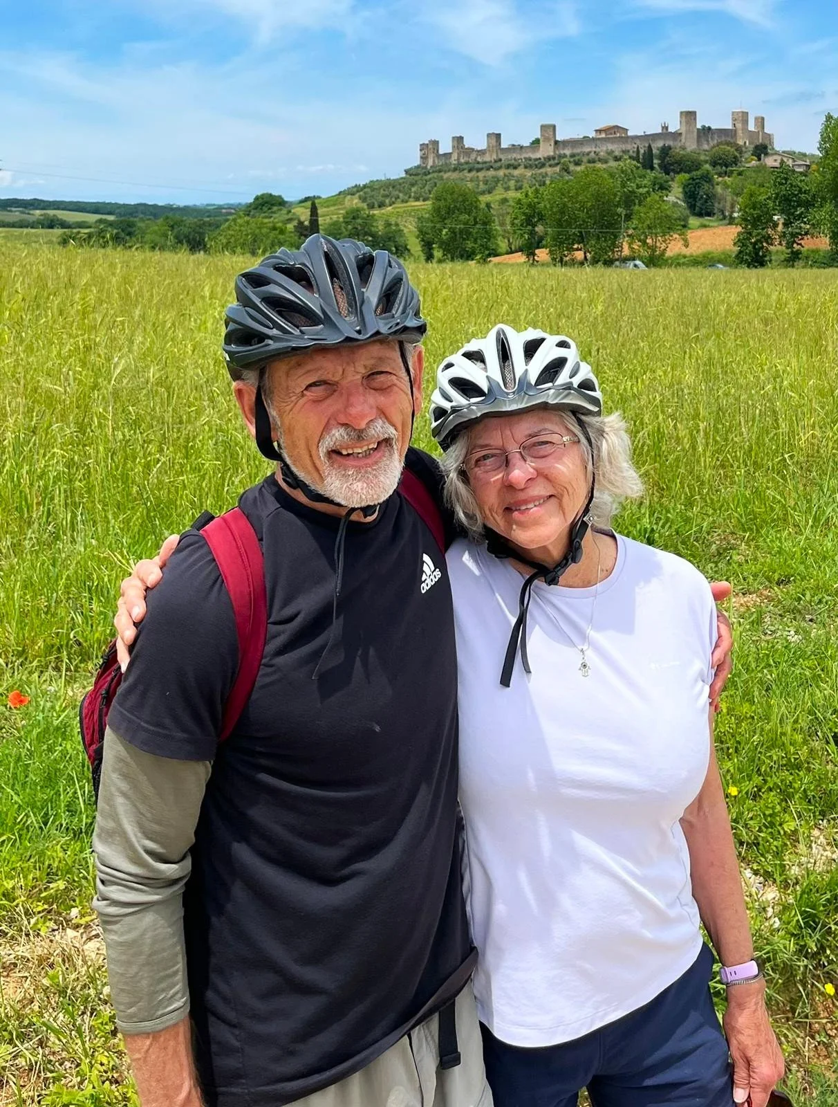 Happy Couple during the Ebike Tour of Monteriggioni