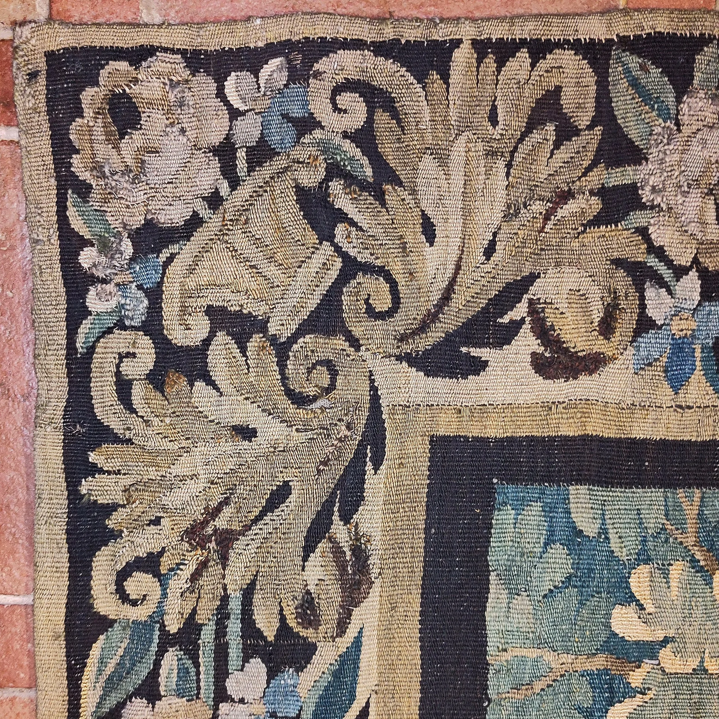 Tapestry Aubusson verdure circa 1700 two birds border 9.jpg