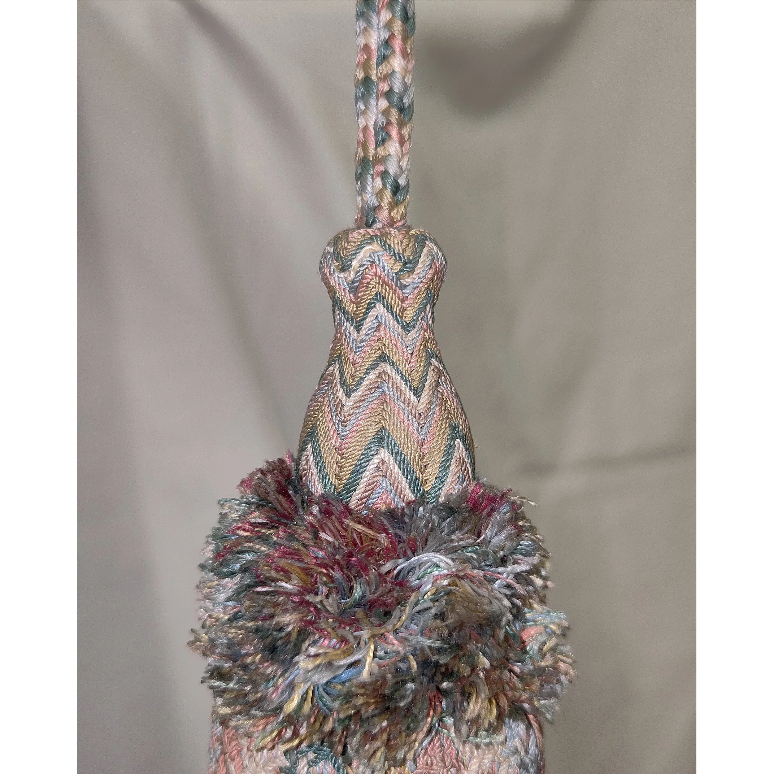Tassels 17th century pair silk large 3.jpg