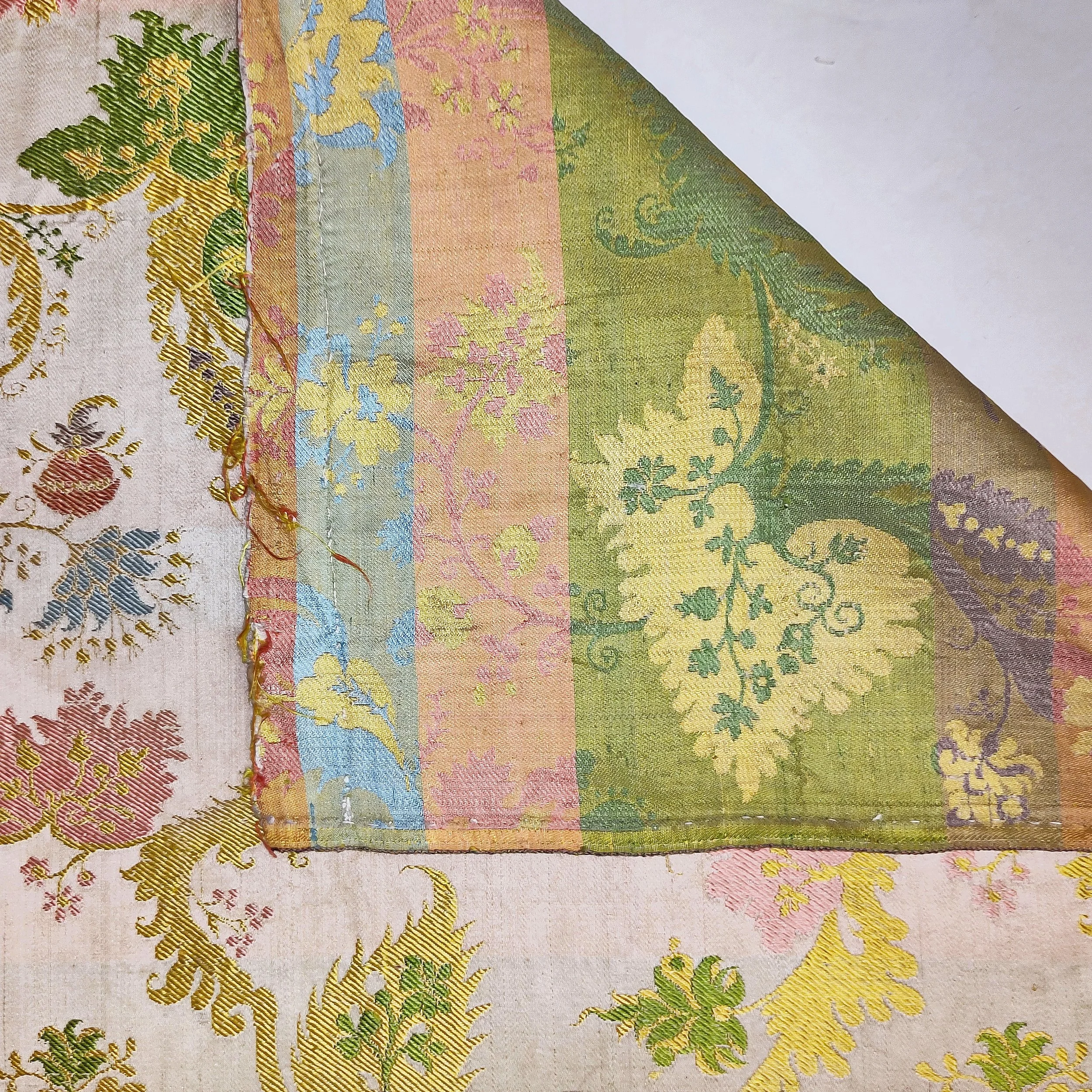 Silk 18th century Spitalfields silk lampas 4.jpg