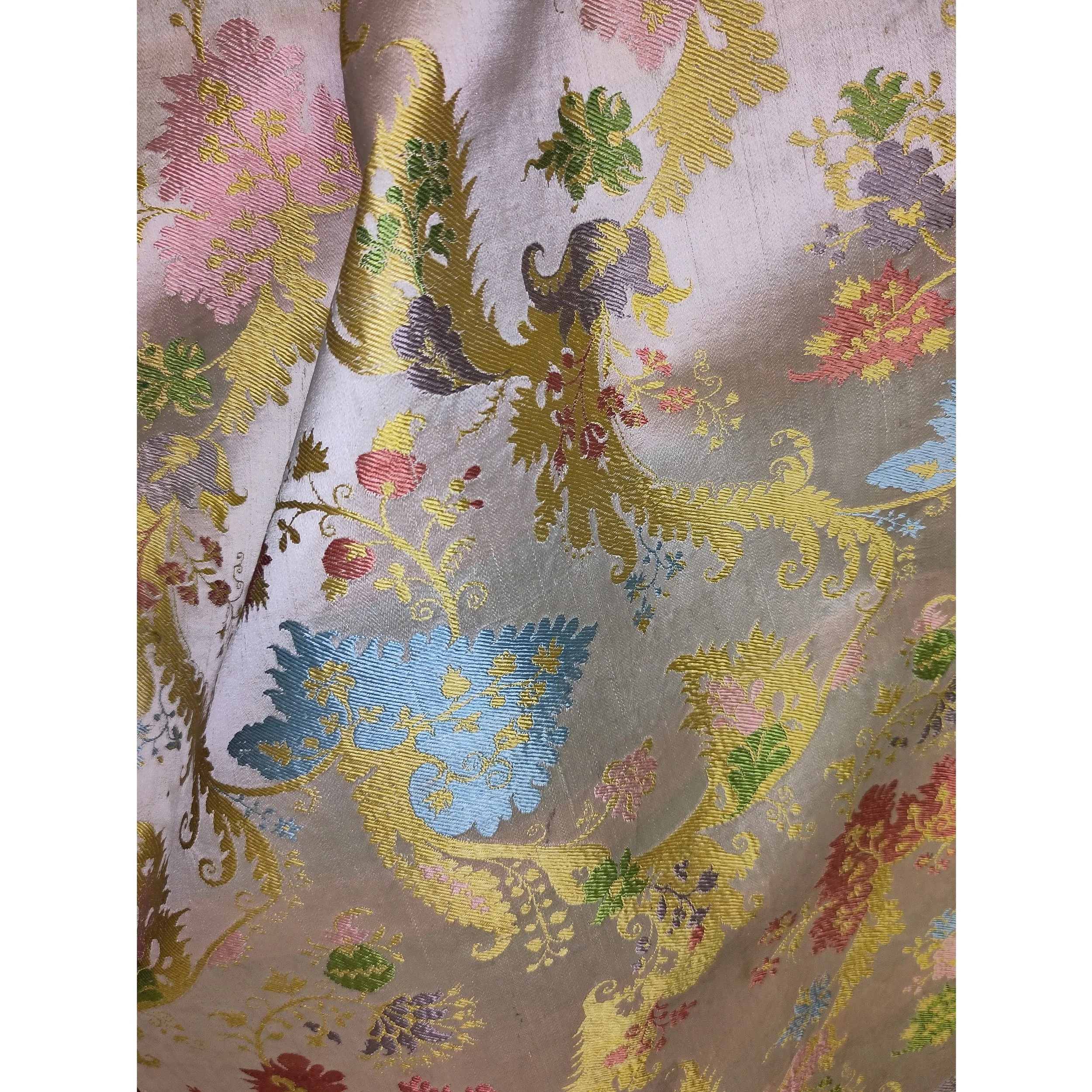 Silk 18th century Spitalfields silk lampas 2.jpg
