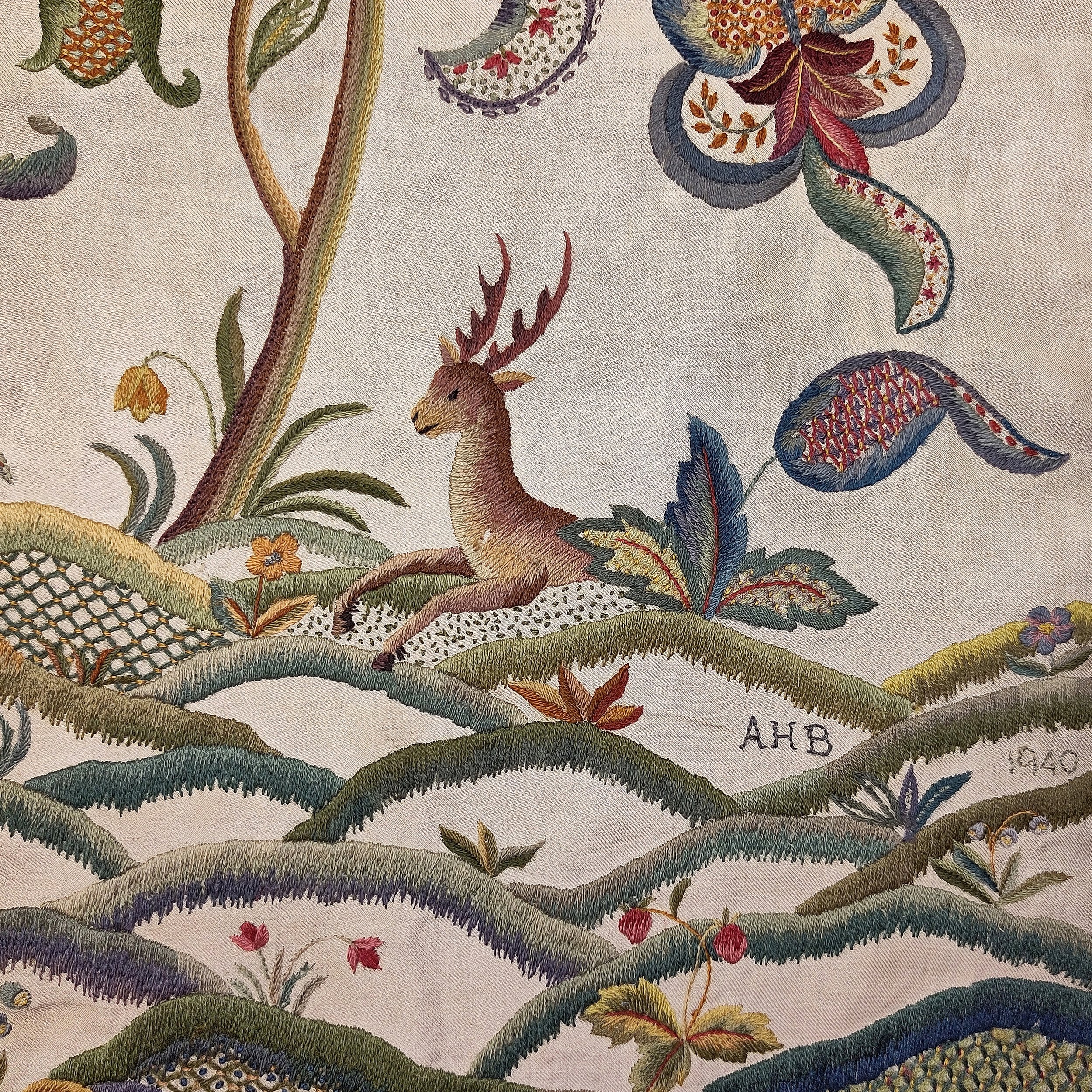 Crewelwork 20th century English hanging 2.jpg
