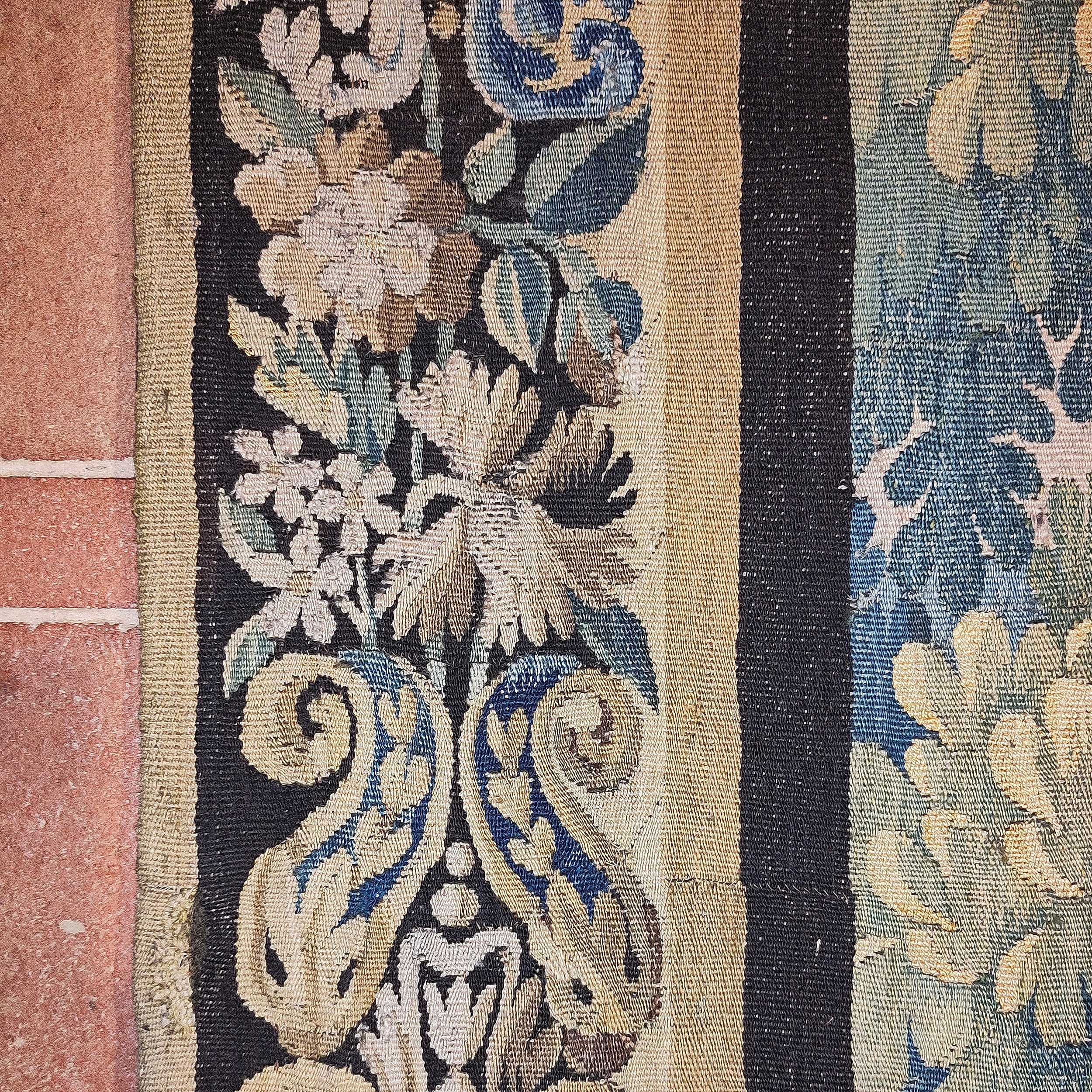 Tapestry Aubusson verdure circa 1700 two birds border 10.jpg