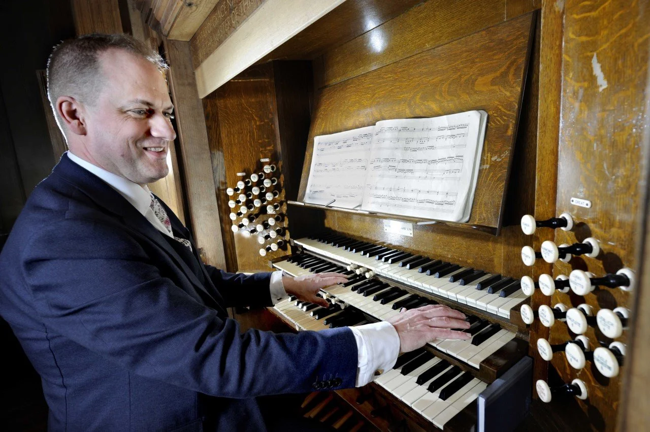 St Giles' at Six: Simon Leach