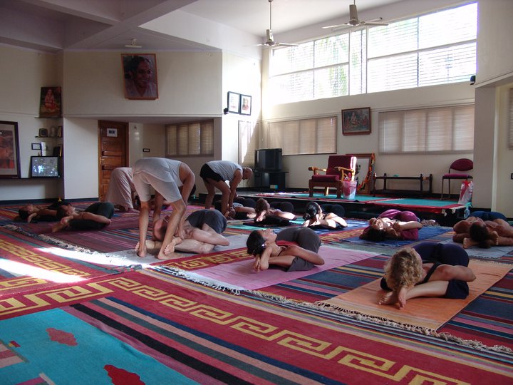 yoga-nidrāsana