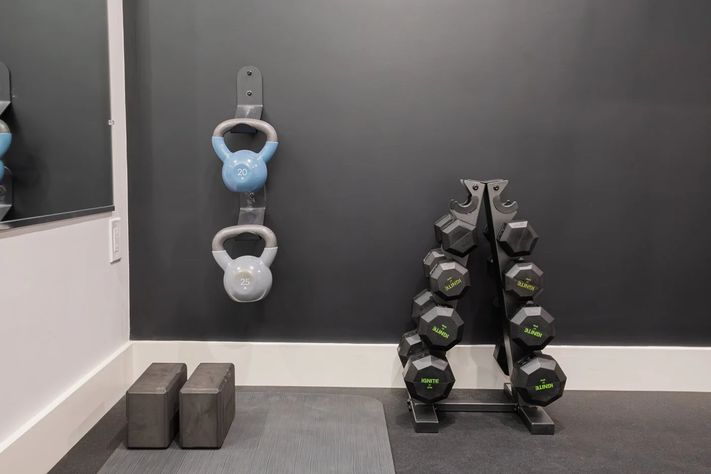curtis-rowe-interiors-somervillema-basementgymdesign (3).jpg