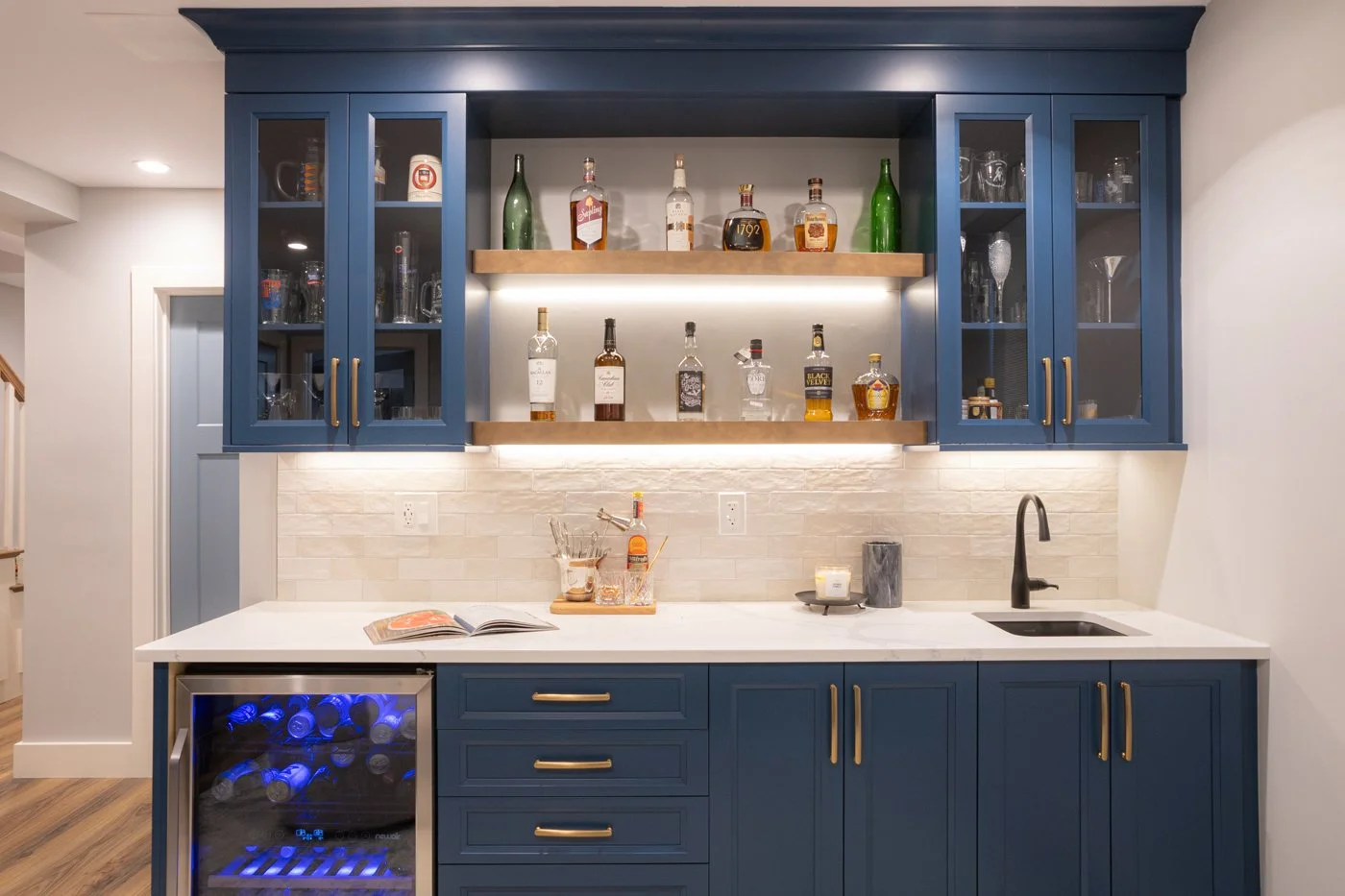 curtis-rowe-interiors-somervillema-basementbardesign (2).jpg