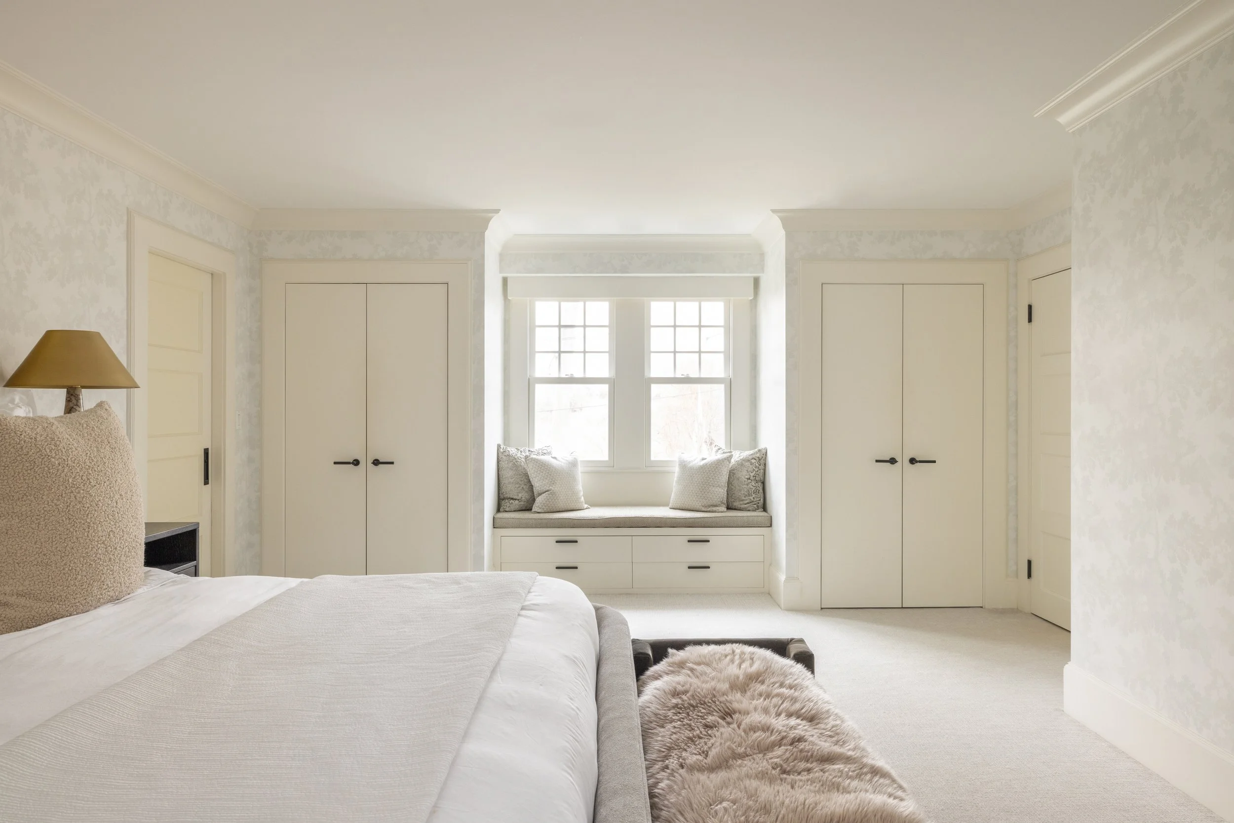 curtis-rowe-interiors-Summit Ave-primarybedroom (10).jpg