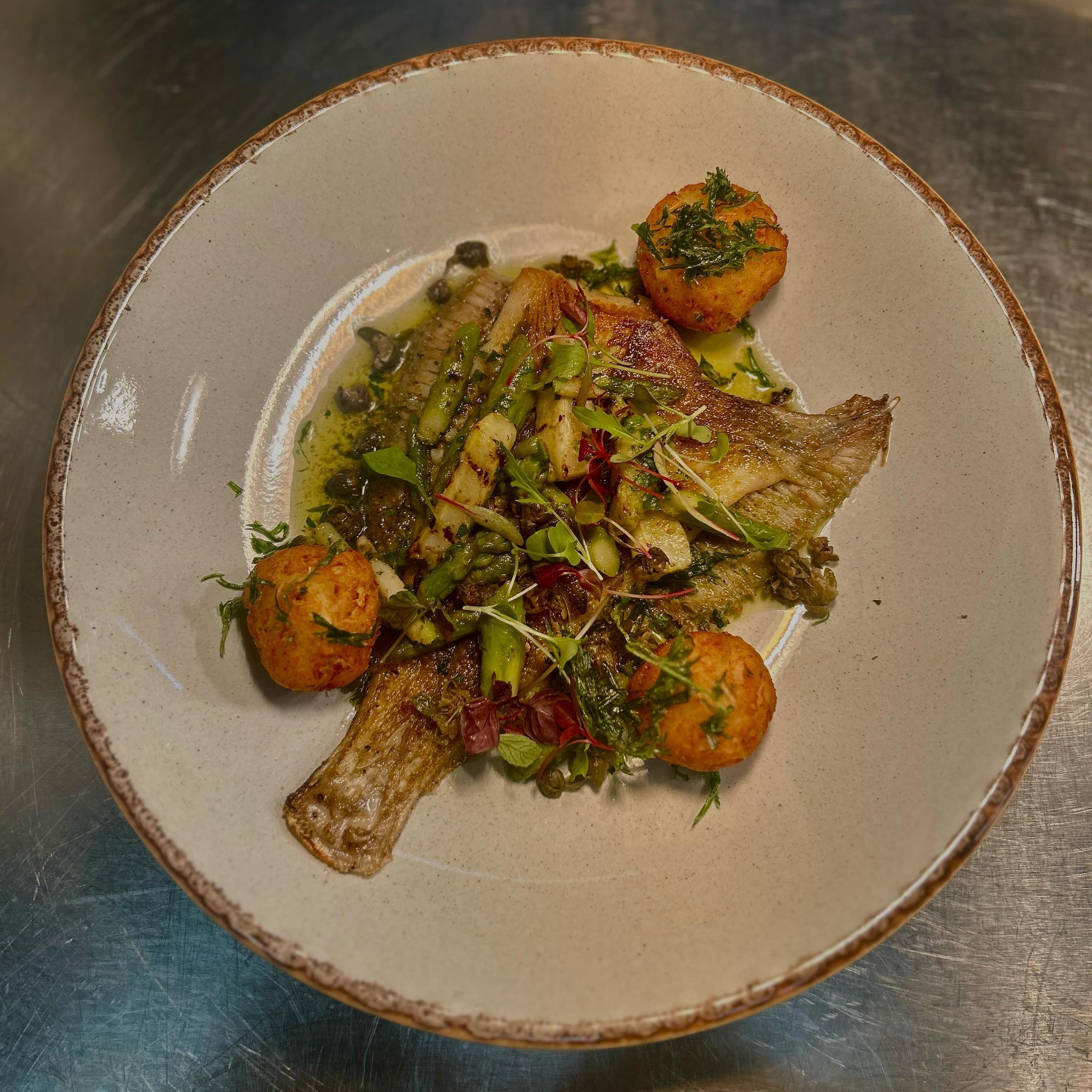 River Blackwater Plaice with smoked cheddar hashbrown&rsquo;s, local asparagus and broccoli stalks - our special from last week, wonder what it will be this week! 

#anchorinn #anchorinnpub #anchornayland #Nayland #Naylandsuffolk #suffolkcountyinns #
