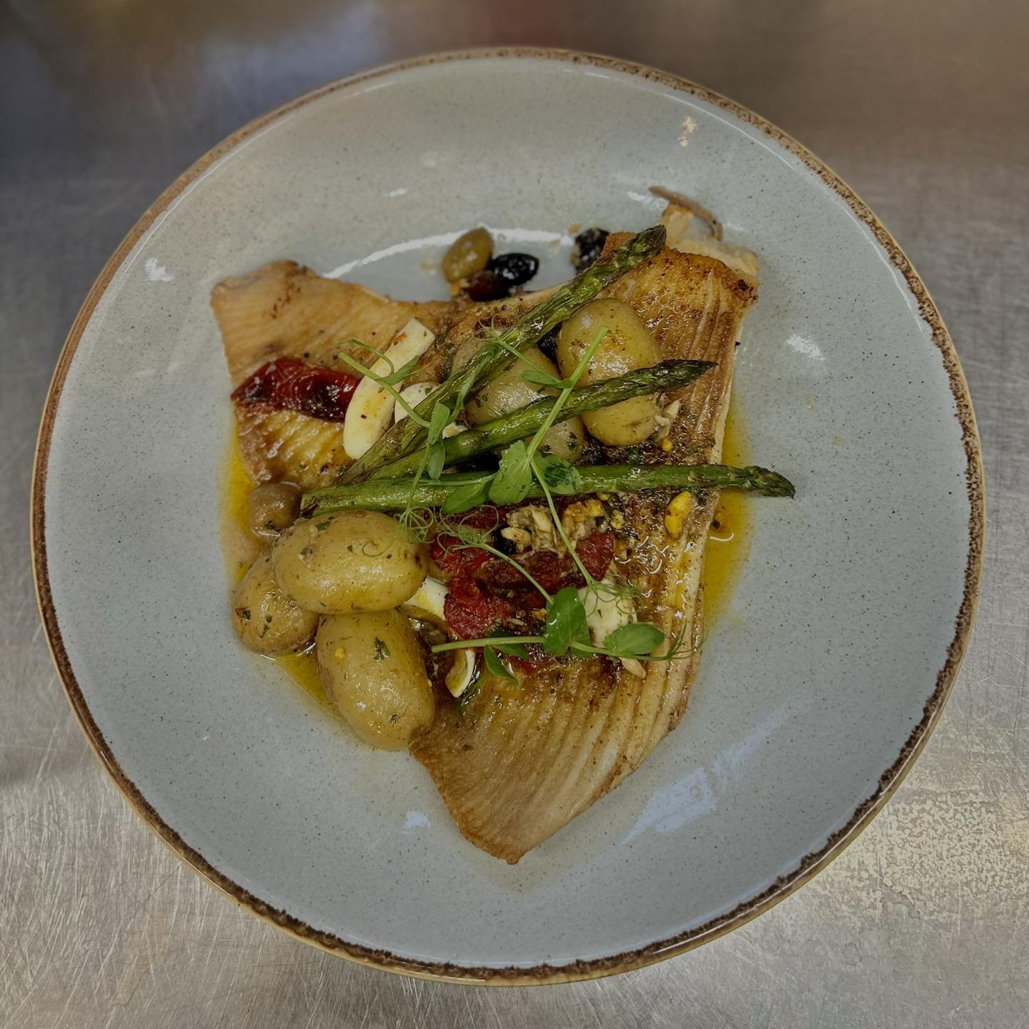 Pan roasted Felixstowe Skate Wing - don&rsquo;t miss out on our special this weekend! 

#anchorinn #anchorinnpub #anchornayland #Nayland #Naylandsuffolk #suffolkcountyinns #suffolk #suffolkpub #suffolkcountryside #essex #essexpub #colchester #colches