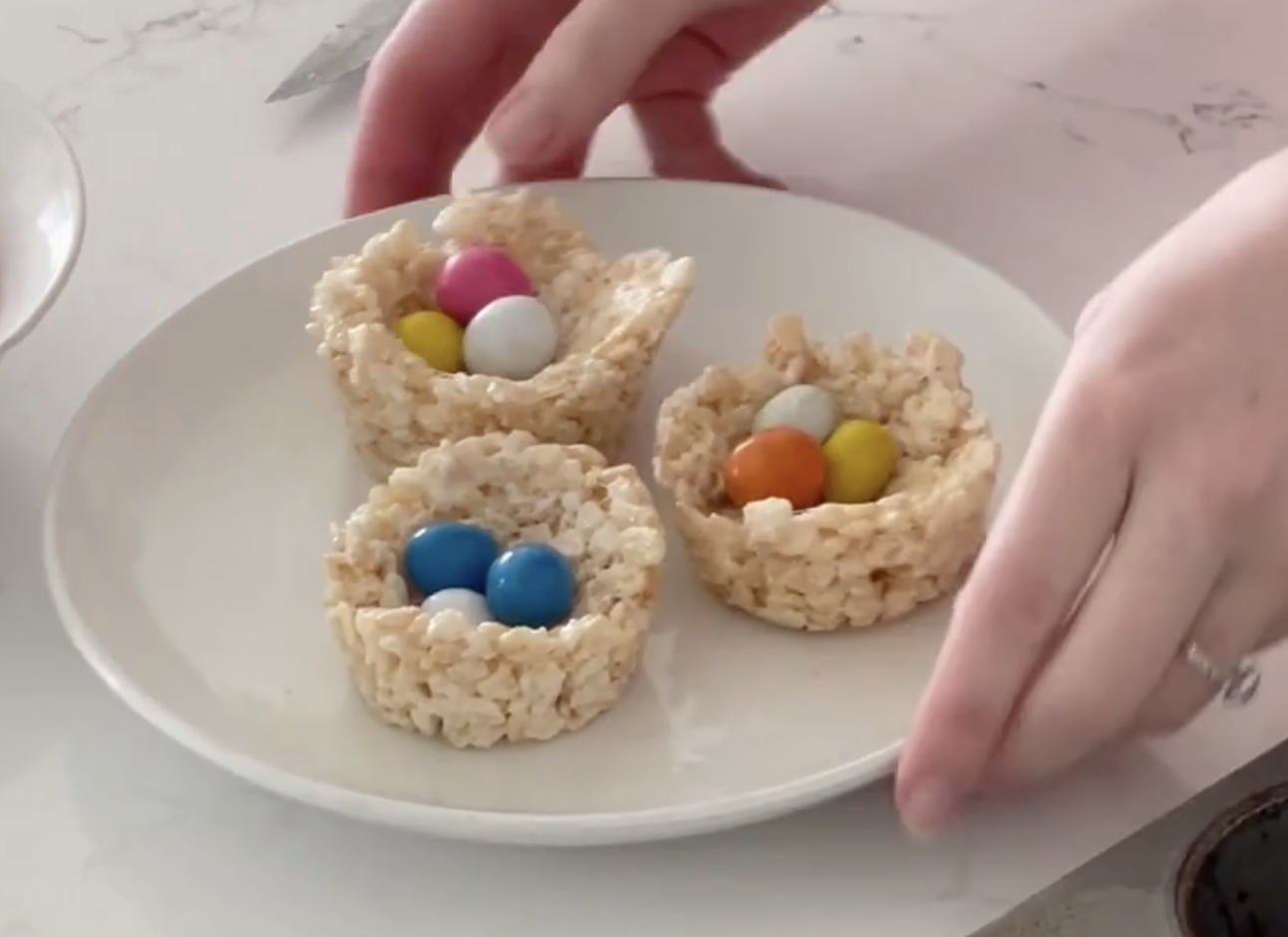 easter cooking rice krispy nests 13.png