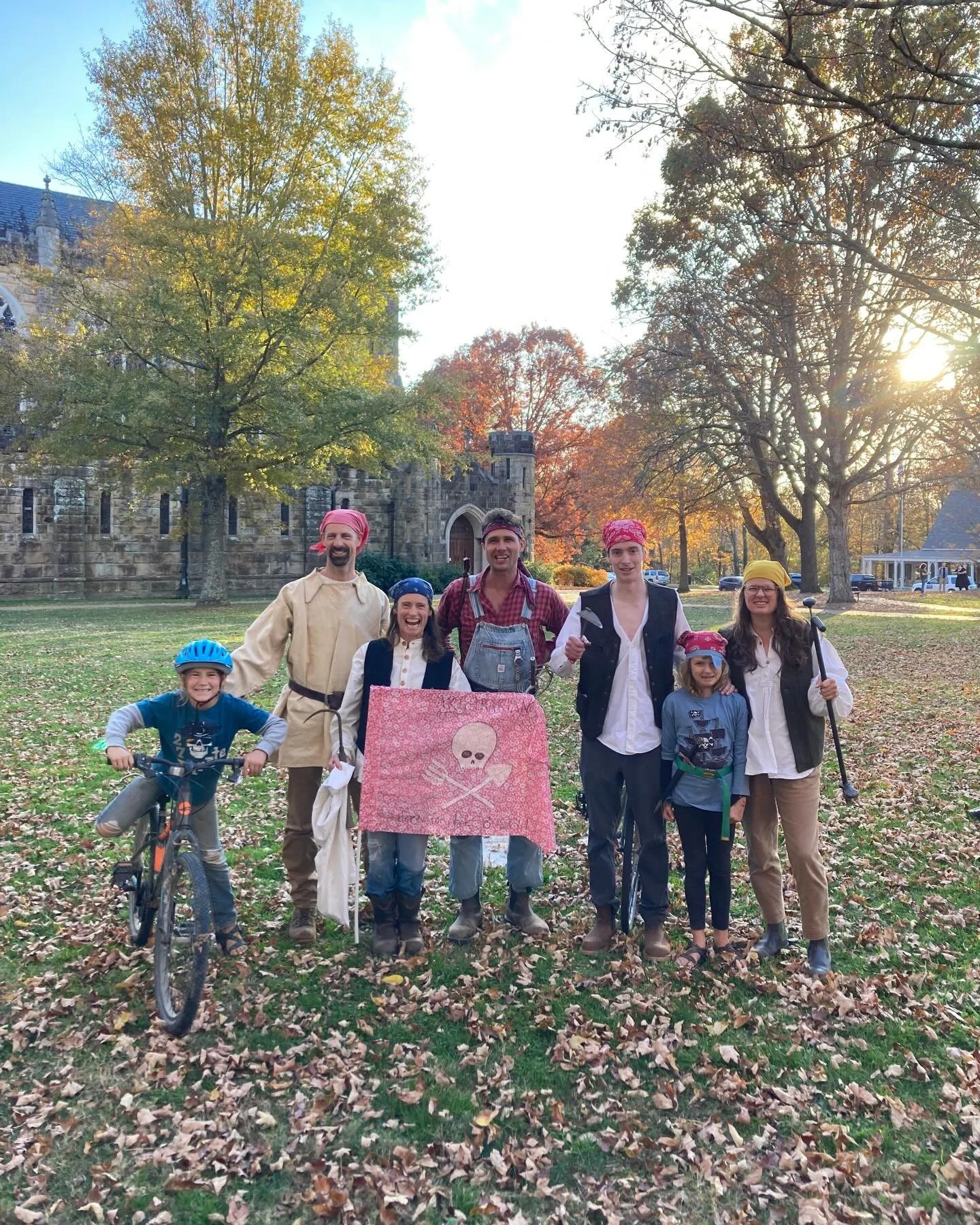 Did you know that two of our leadership members are pirates? 

They&rsquo;re also full-time farmers, and they will be presenting at @tnlocalfood summit! Jess Wilson is presenting in the Community &amp; Culture section on &ldquo;Building a Statewide P