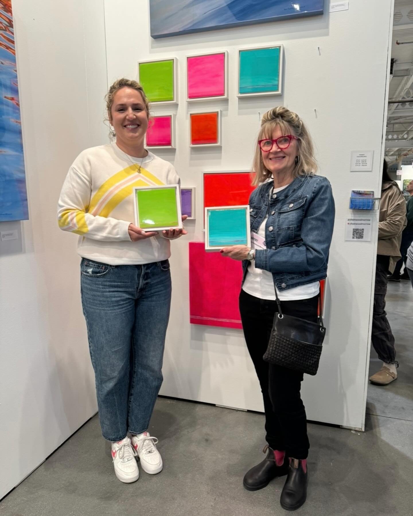 I was honoured that this lovely woman chose some of my pieces to start her art collection. Her enthusiasm was delightful. #artcollector #Colourscapes #happy #@artistprojectto