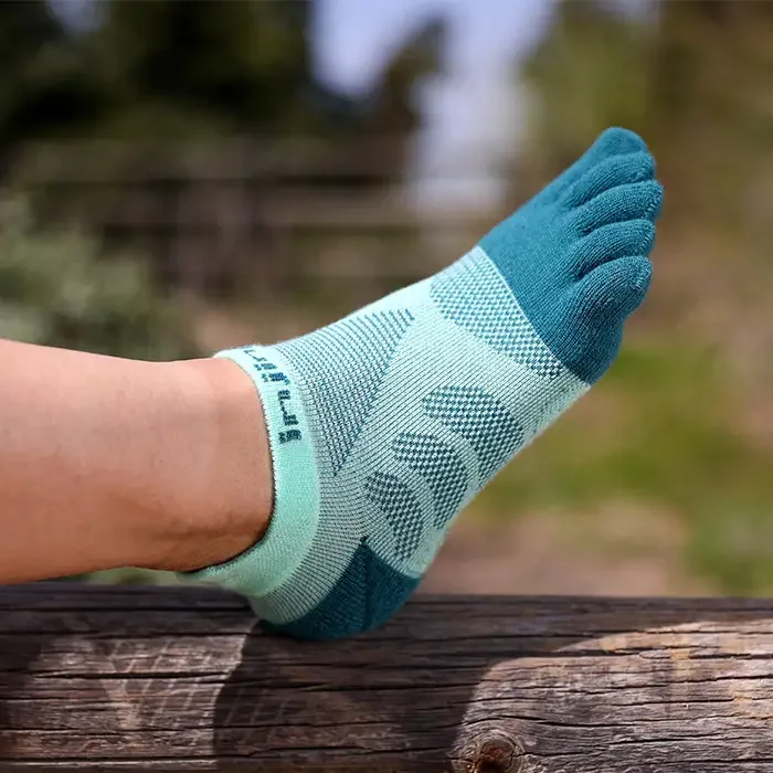 401111_glacier-injinji-ultra-run-no-shoe-toe-socks-4.webp