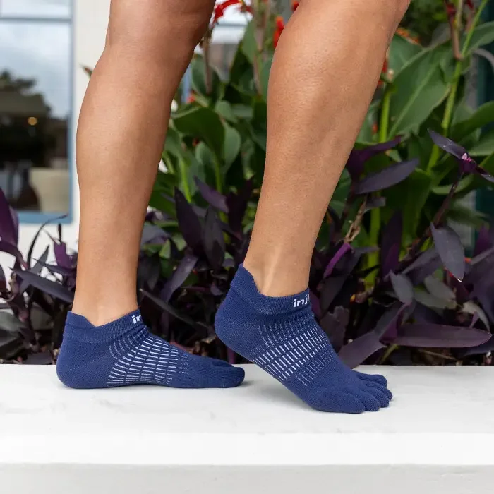 281111_navy-injinji-womens-run-lightweight-no-show-4.webp