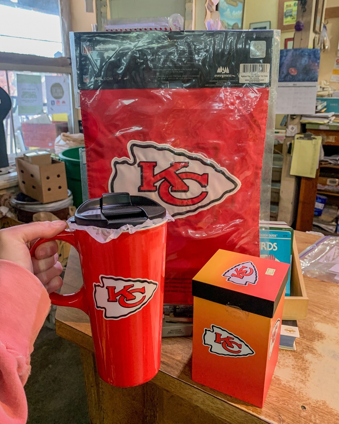 The Chiefs are heading to the Super Bowl🏈! So head on into OK Hatchery to show your support❤️!