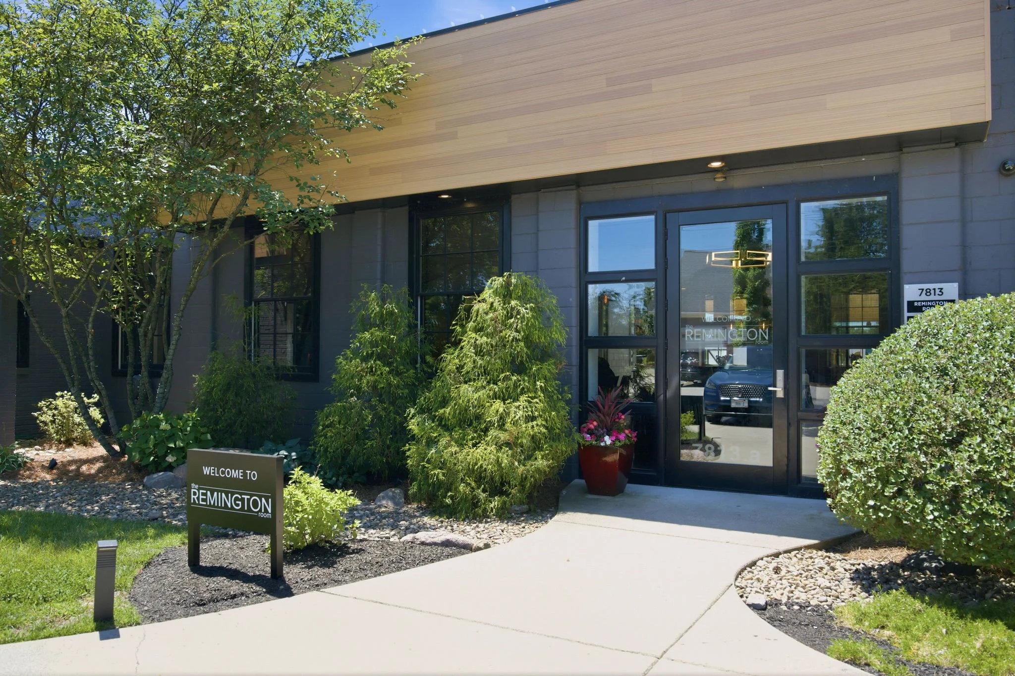 1-web-or-mls-7813 Ted Gregory Ln-8.jpg