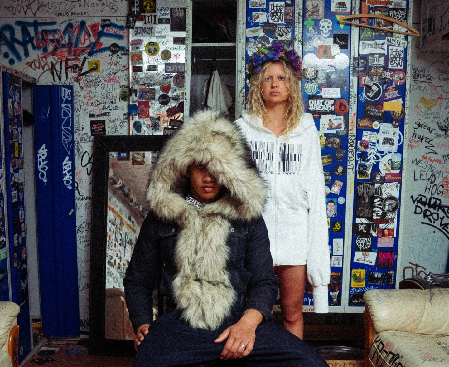 JS BACKSTAGE CREW

* Jacket available for loan via @bloompr_official