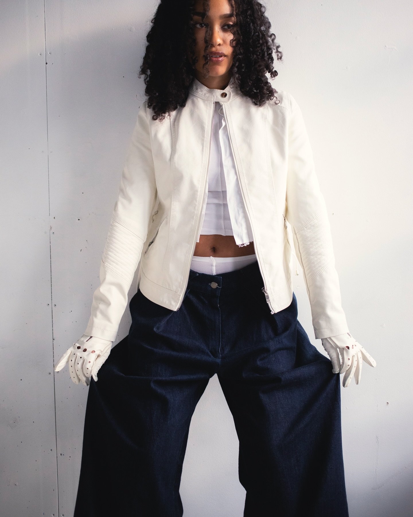 Pics: @valnevalainen 
Styling: @aino_aquila 
Model: @sharonassefa / @paparazzimgmt