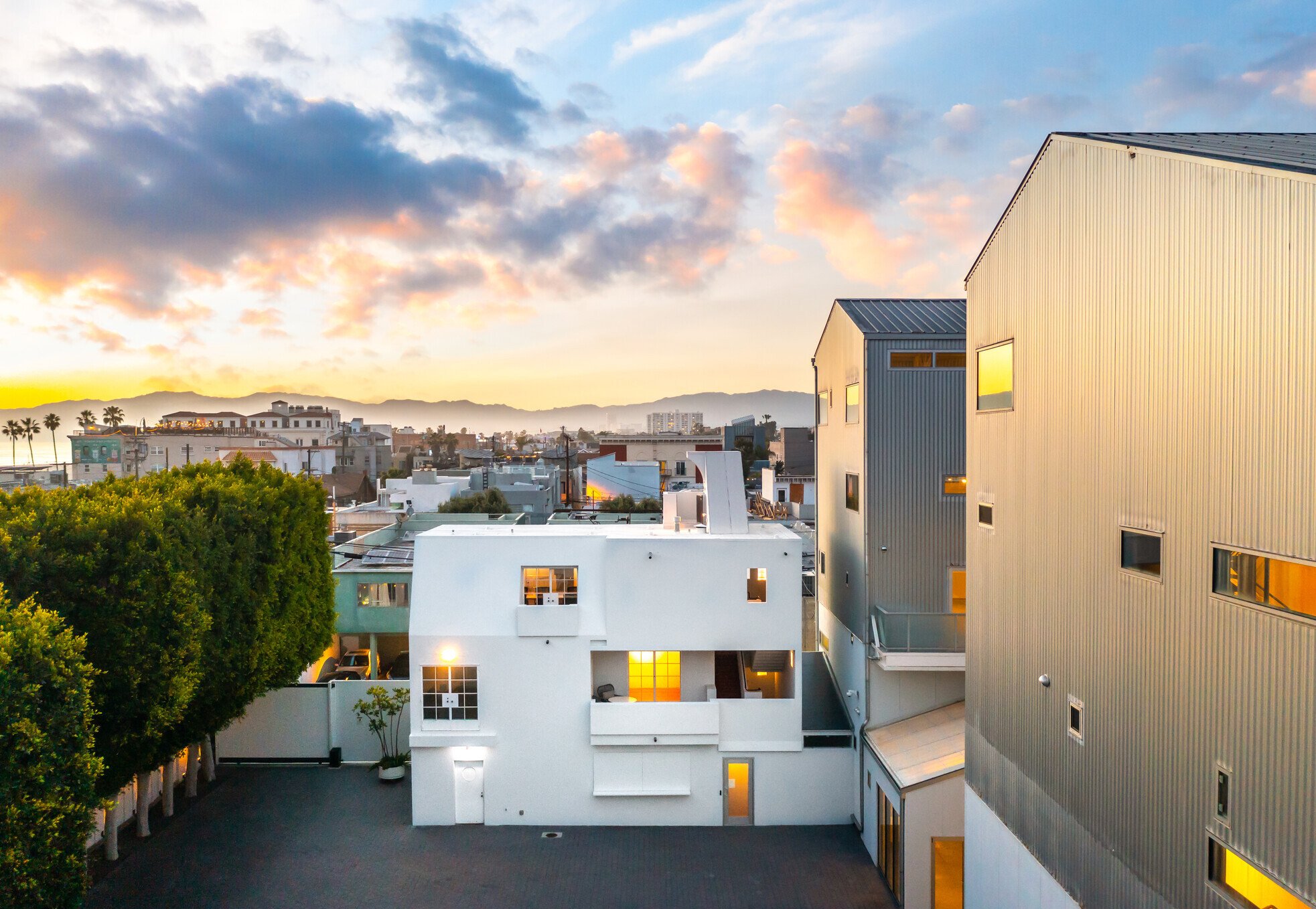 57-69-Windward-Ave-Venice-CA-Exterior-37-LargeHighDefinition.jpeg