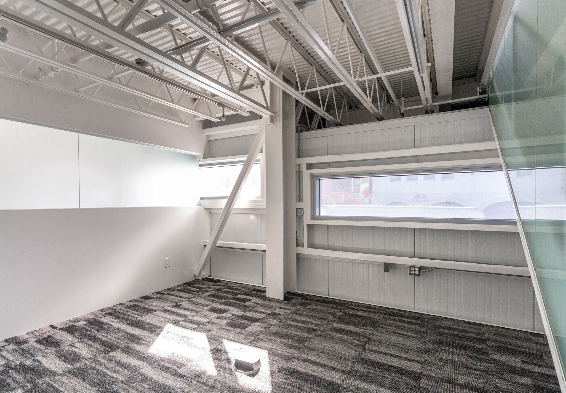 57-69-Windward-Ave-Venice-CA-Office-19-LargeHighDefinition.jpeg