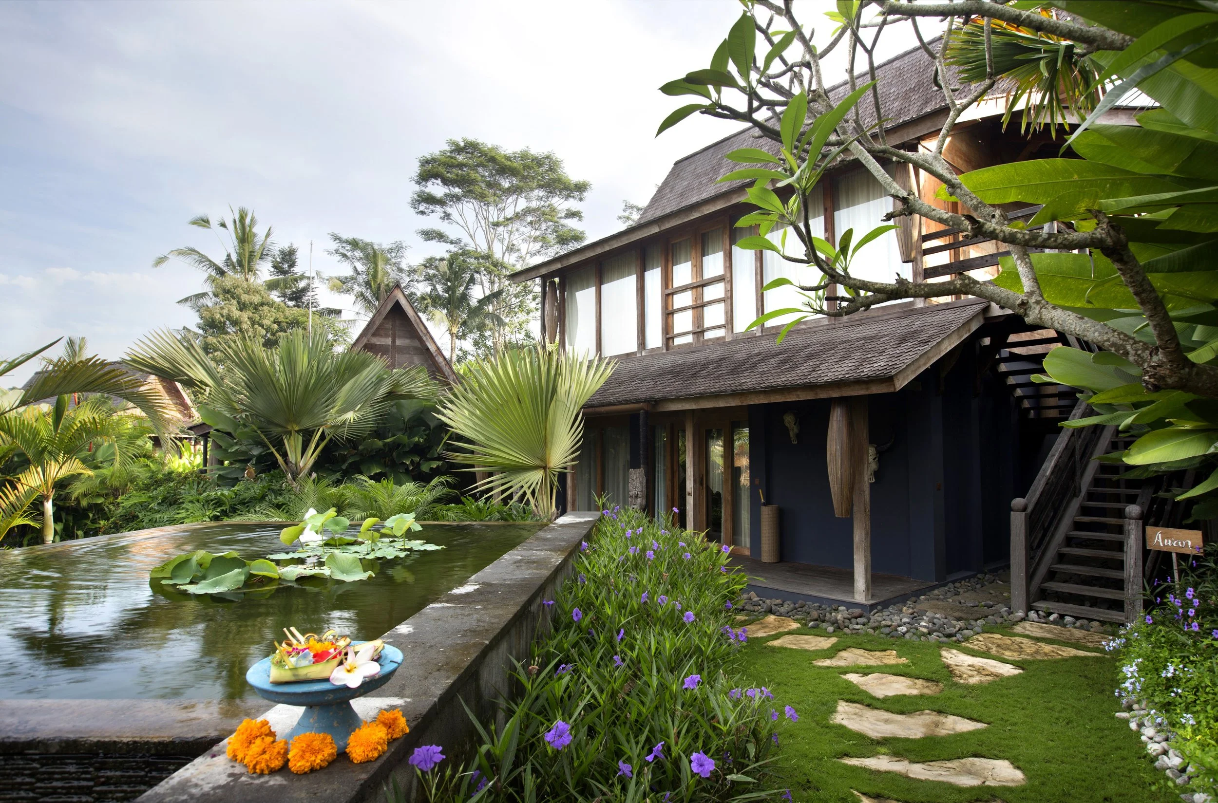 Bintang Outside.jpg