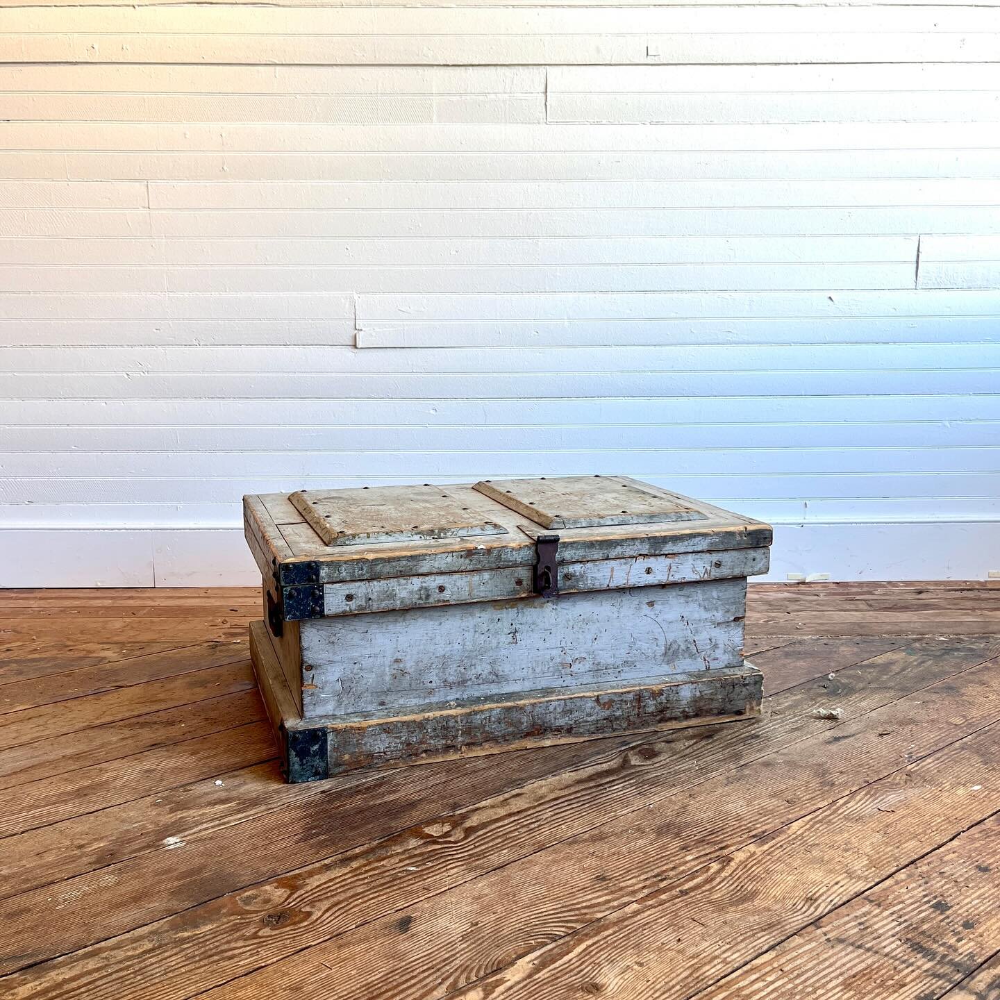Antique pale blue trunk.  Overall wear, hole drilled through back for cable wires.

12&rdquo;t x 28&rdquo;l x 20.75d

$185 DM to purchase