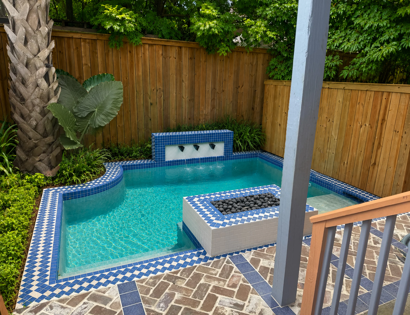 Kerlerec Residence courtyard and pool in New Orleans